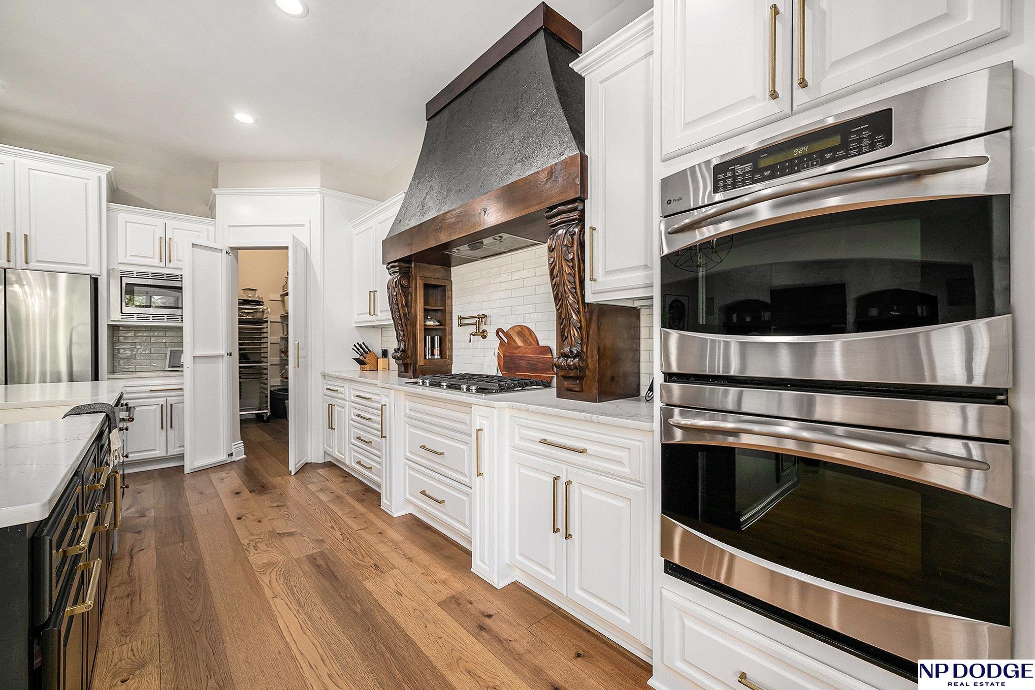 21313 Hickory Street, Omaha, NE, 68022