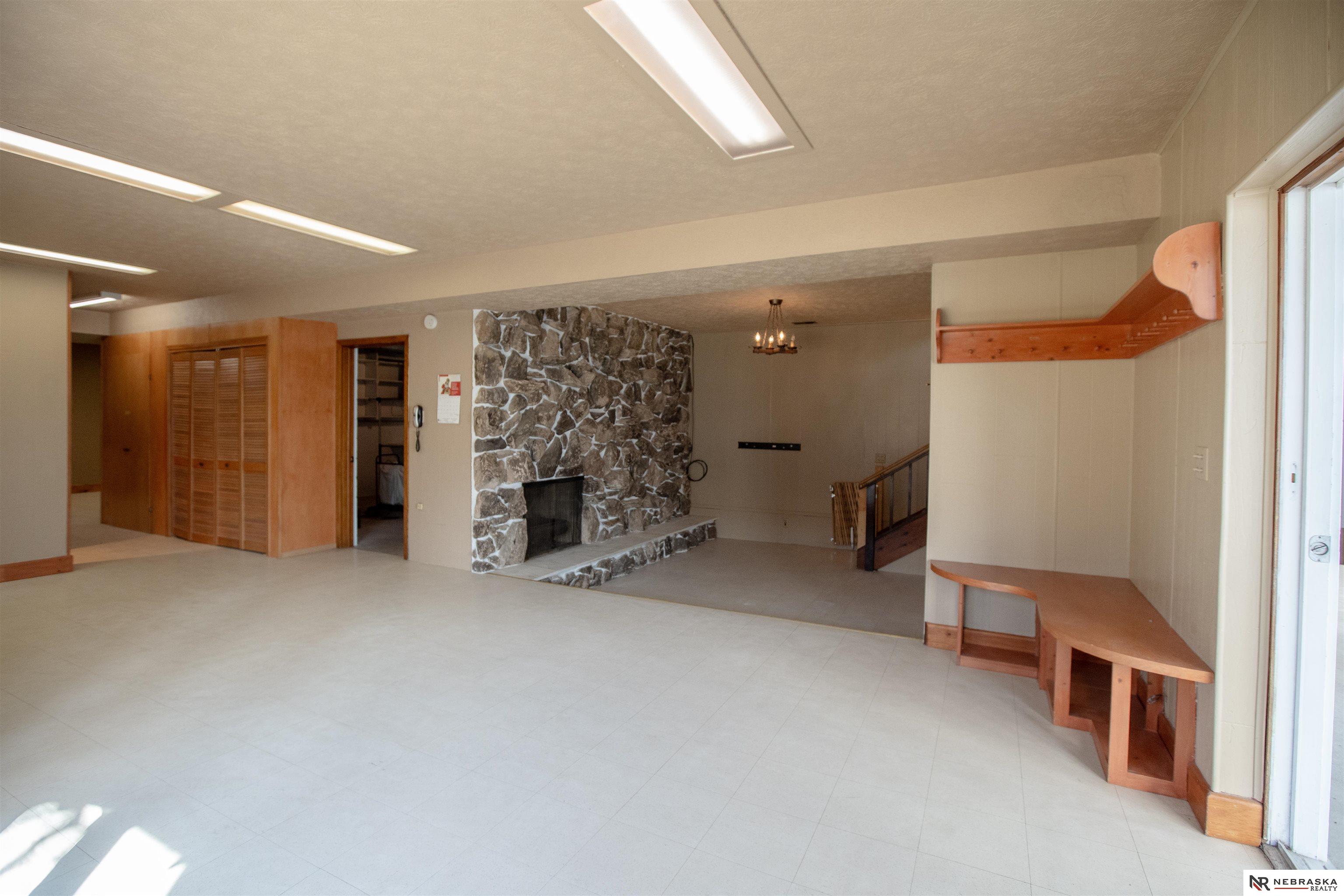 33 Lakewood Drive, Columbus, NE, 68601