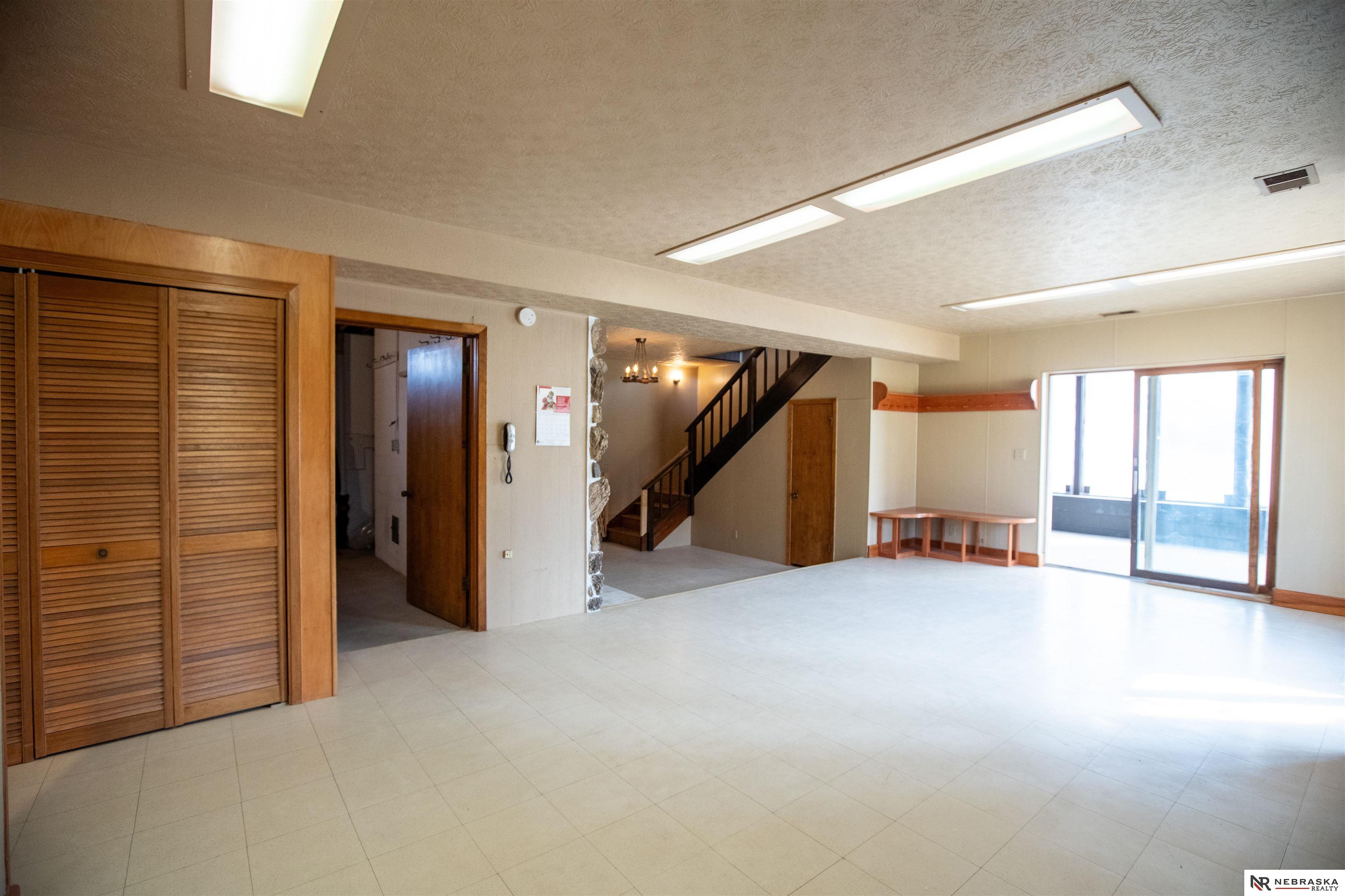 33 Lakewood Drive, Columbus, NE, 68601