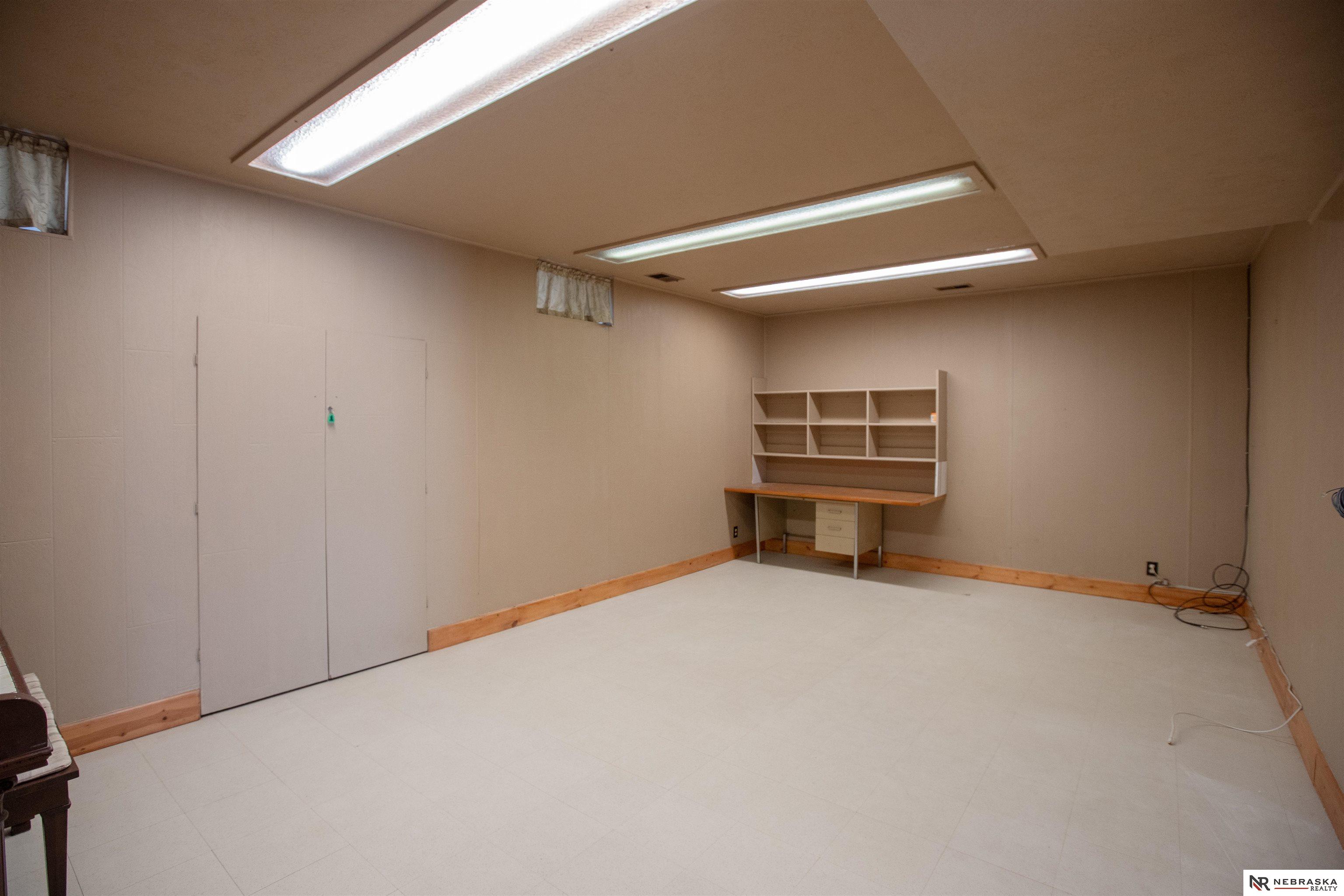 33 Lakewood Drive, Columbus, NE, 68601