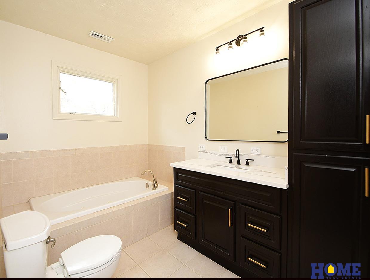 5200 Tipperary Trail, Lincoln, NE, 68512