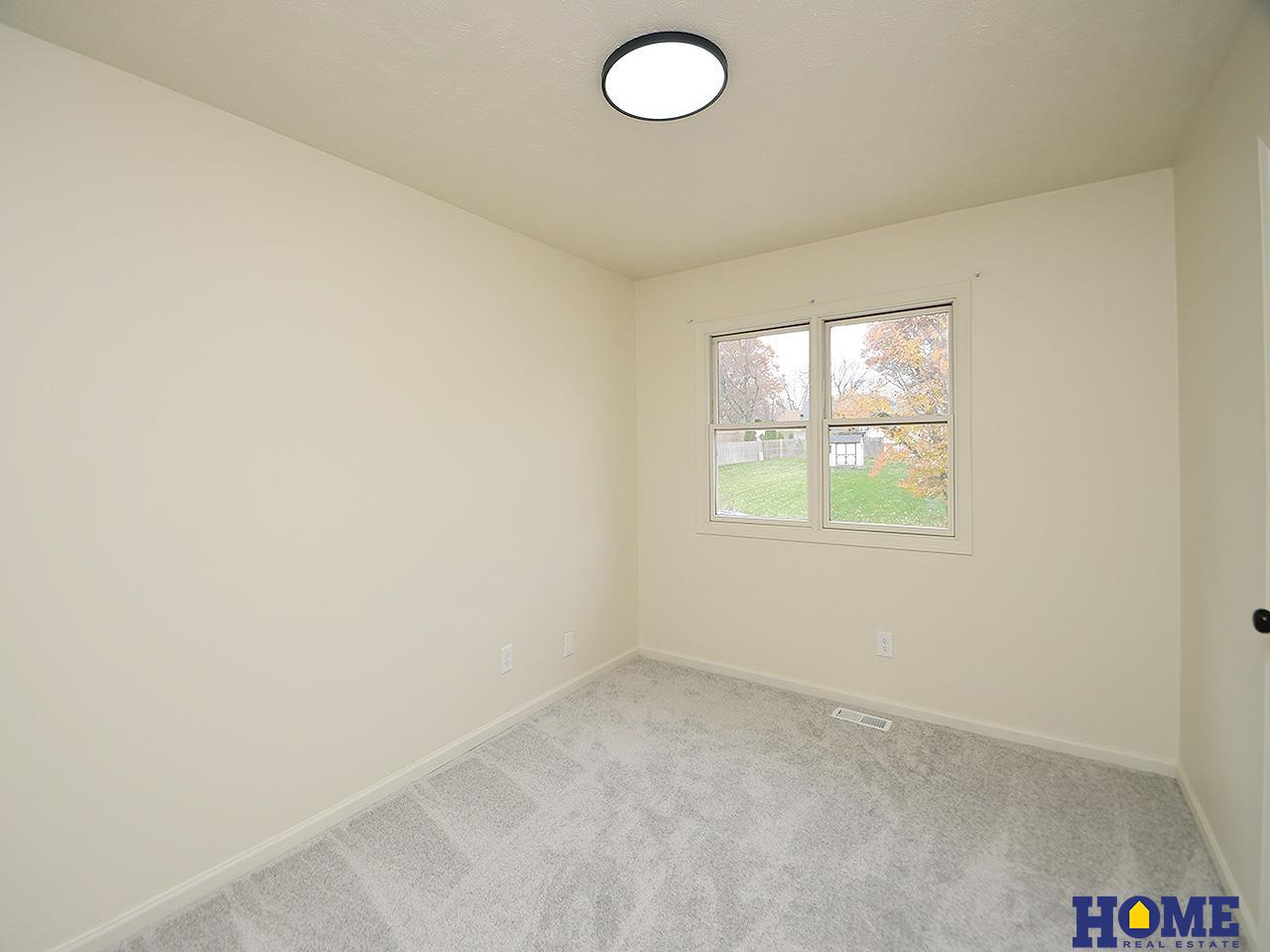 5200 Tipperary Trail, Lincoln, NE, 68512