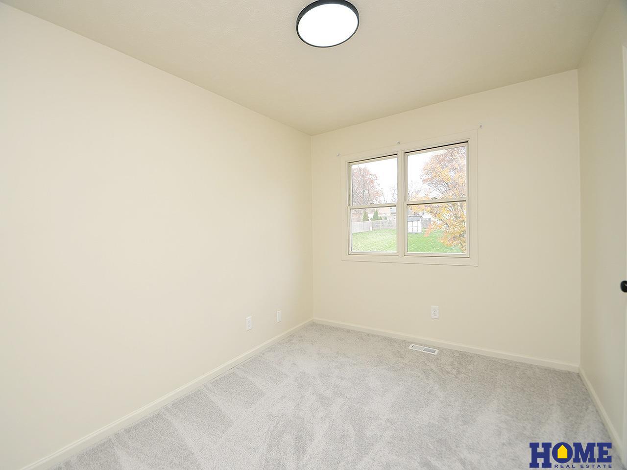 5200 Tipperary Trail, Lincoln, NE, 68512