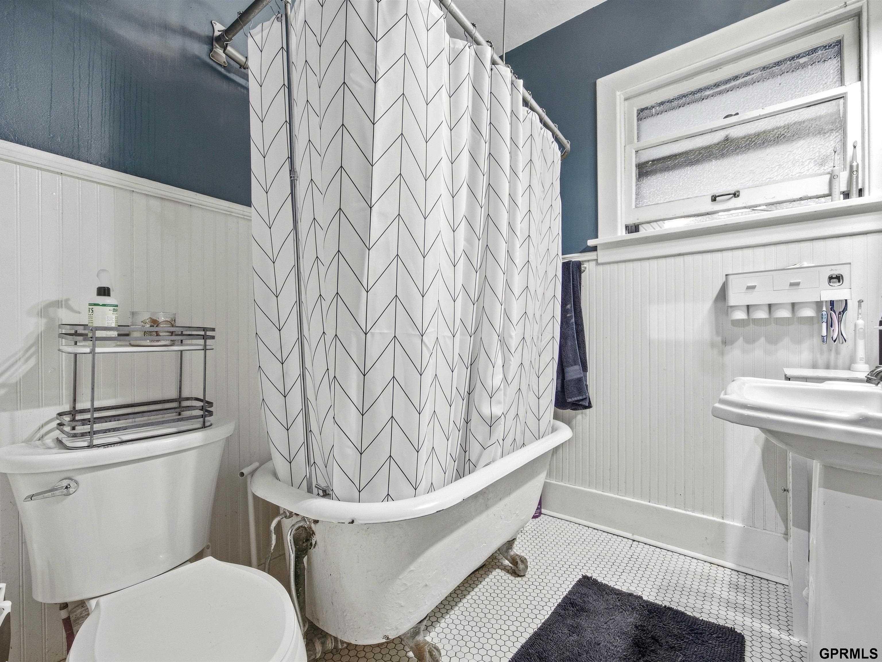 2334 31 Street, Omaha, NE, 68105