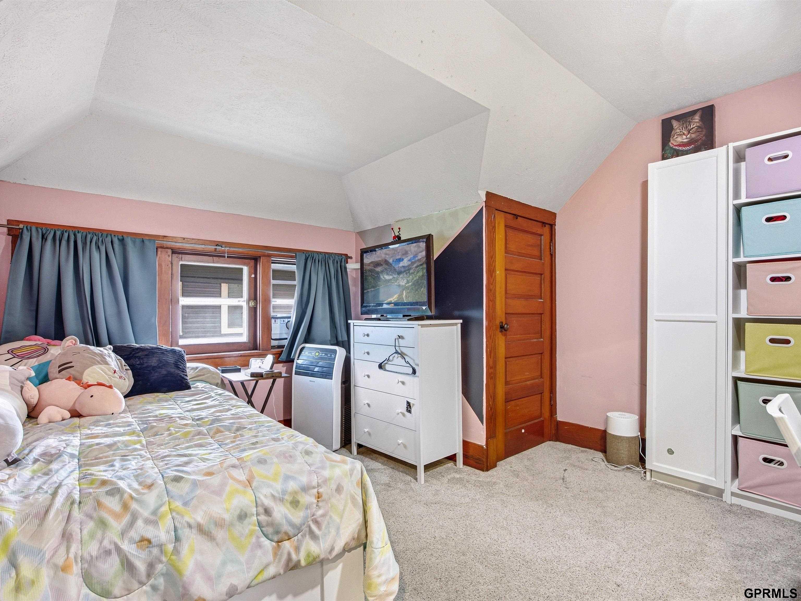 2334 31 Street, Omaha, NE, 68105