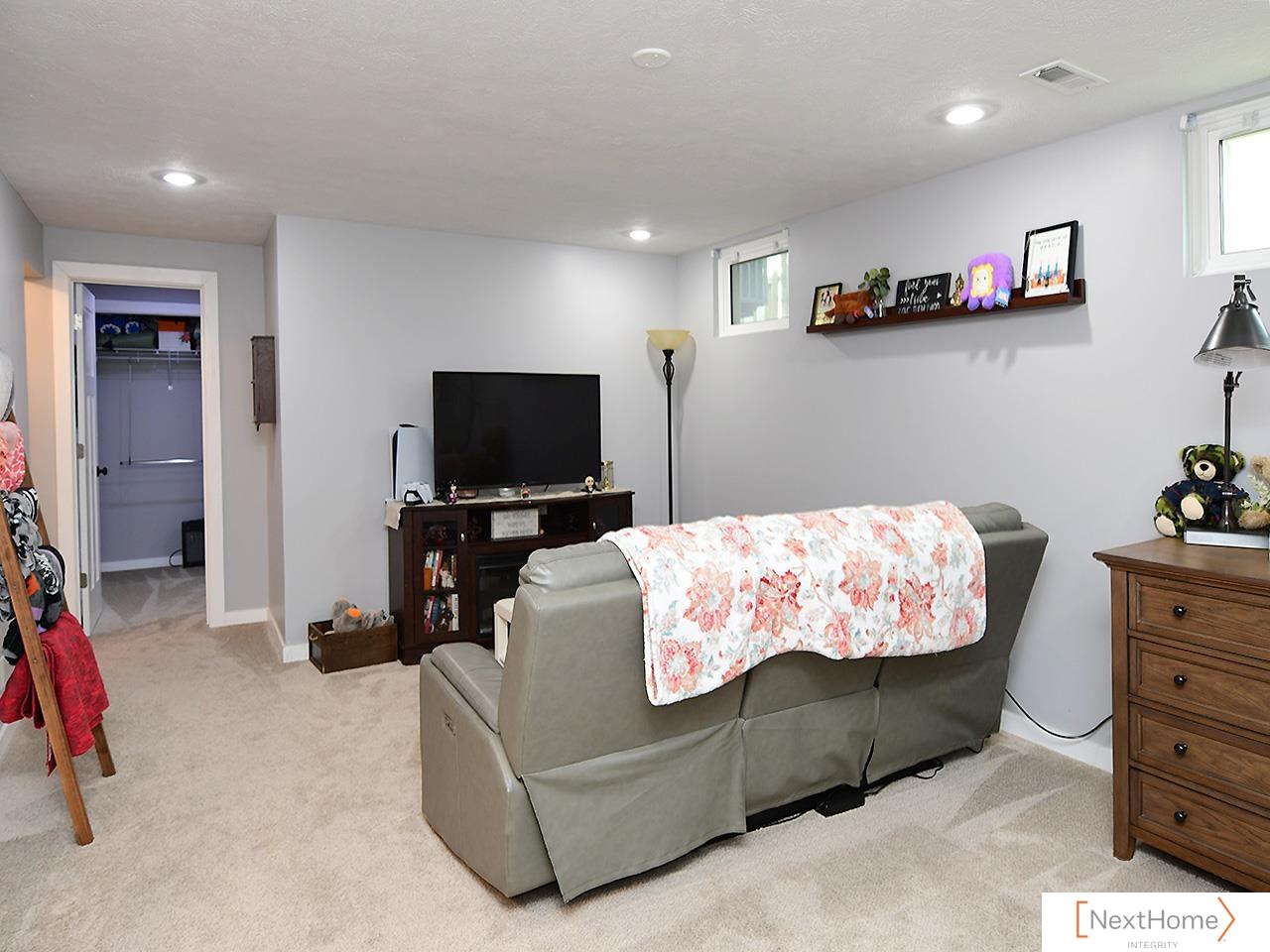 7201 Canyon Road, Lincoln, NE, 68516