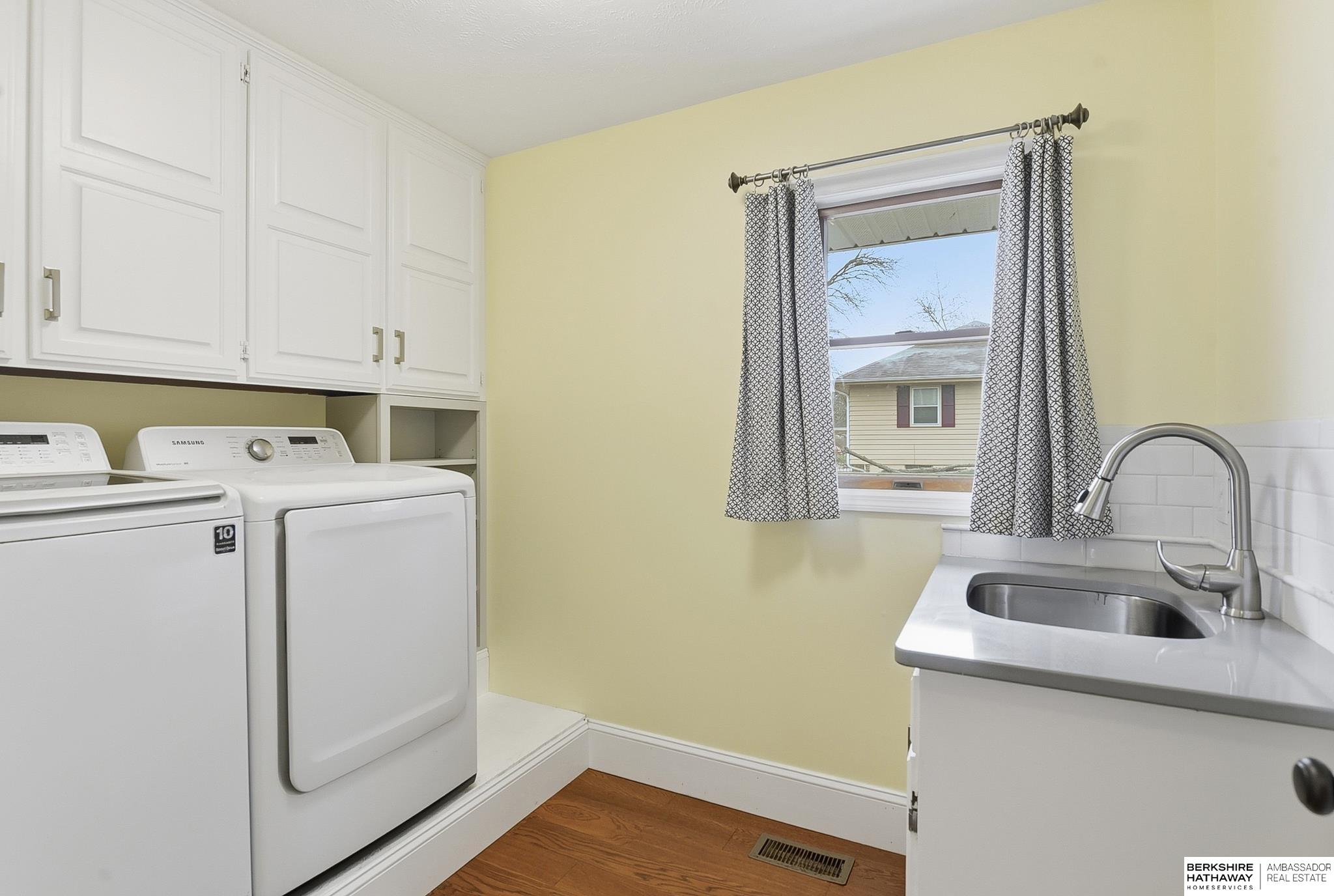 21201 Brentwood Road, Elkhorn, NE, 68022