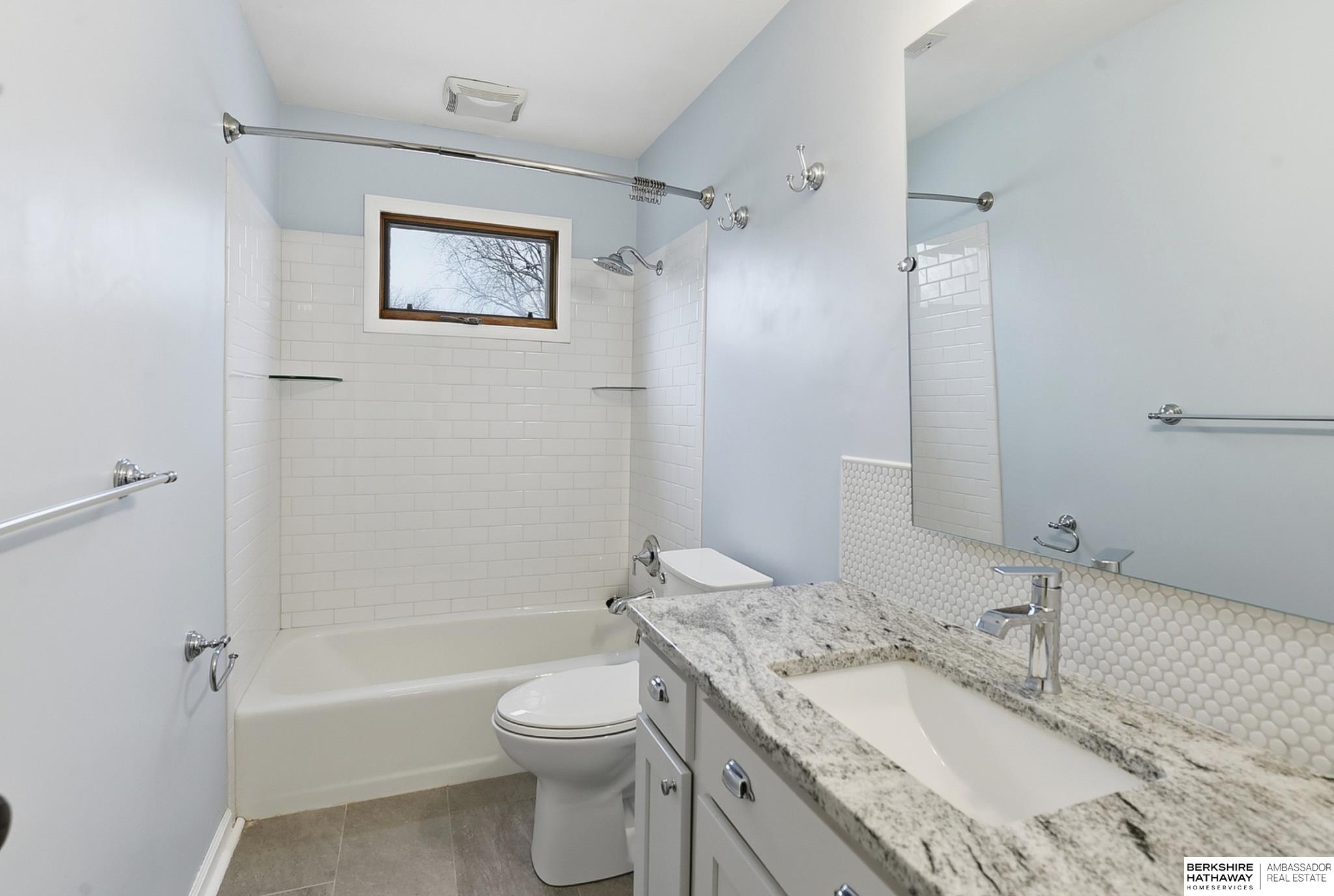 21201 Brentwood Road, Elkhorn, NE, 68022