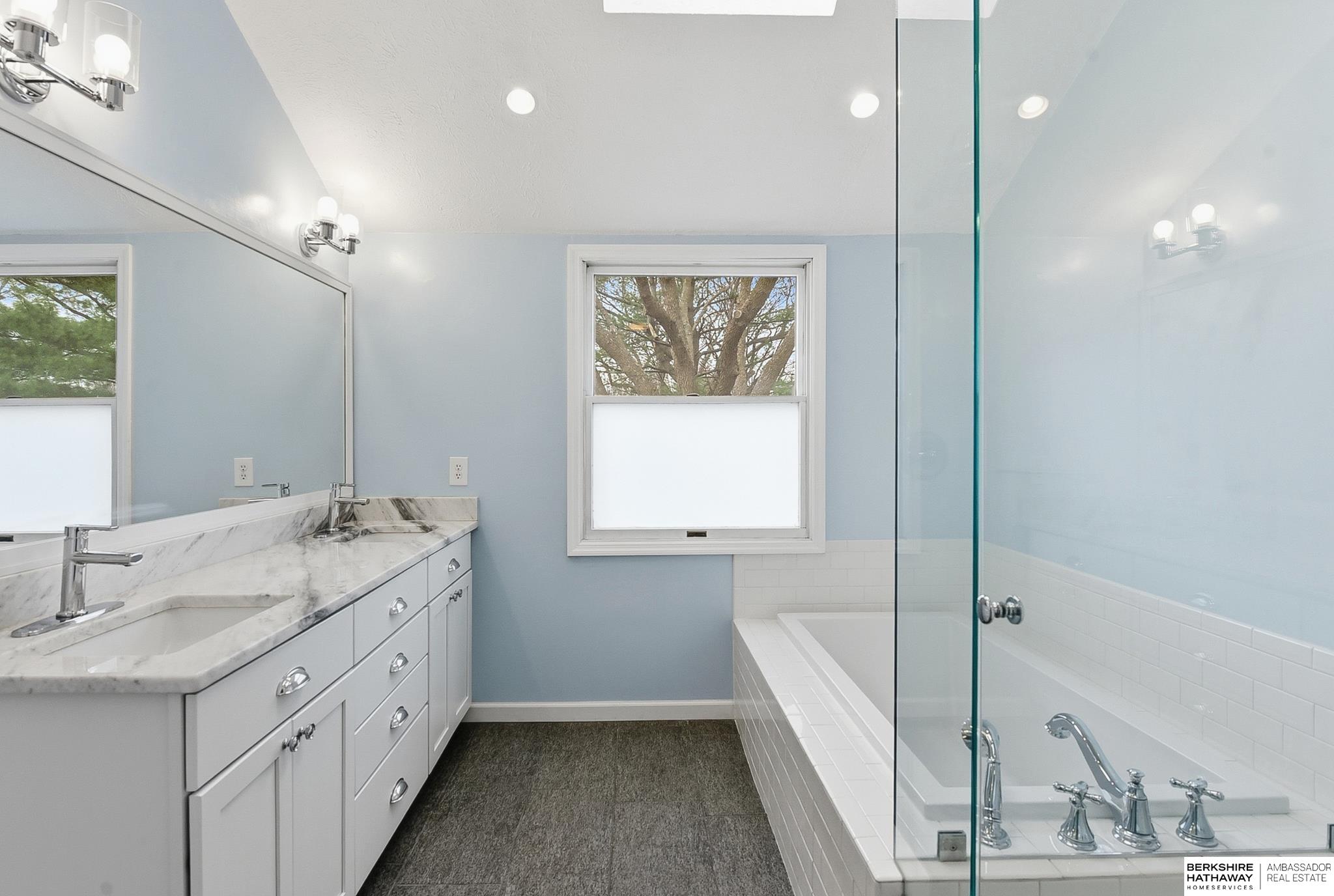 21201 Brentwood Road, Elkhorn, NE, 68022