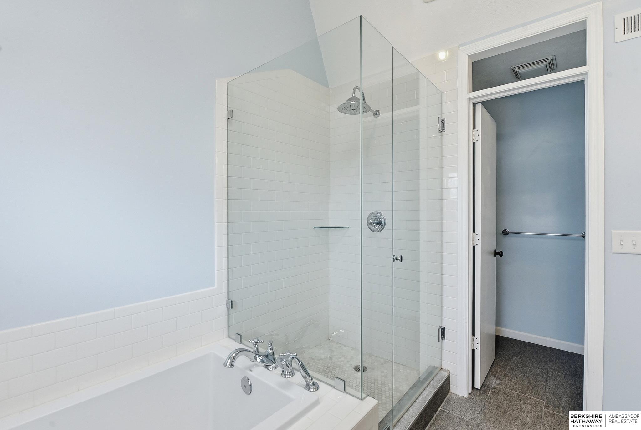 21201 Brentwood Road, Elkhorn, NE, 68022