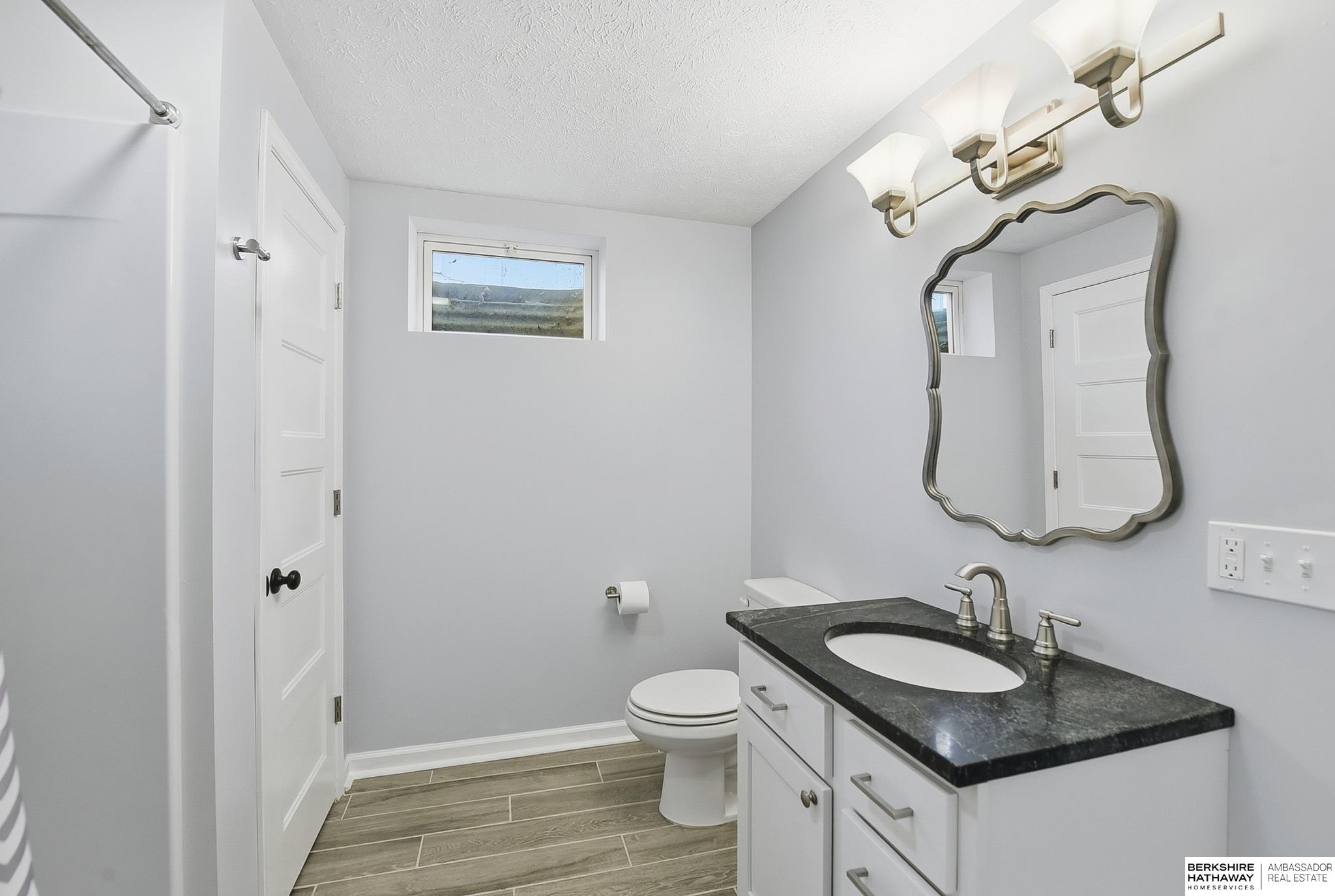 21201 Brentwood Road, Elkhorn, NE, 68022