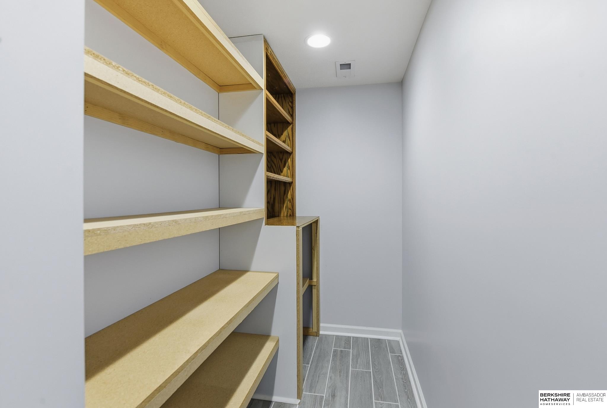 21201 Brentwood Road, Elkhorn, NE, 68022