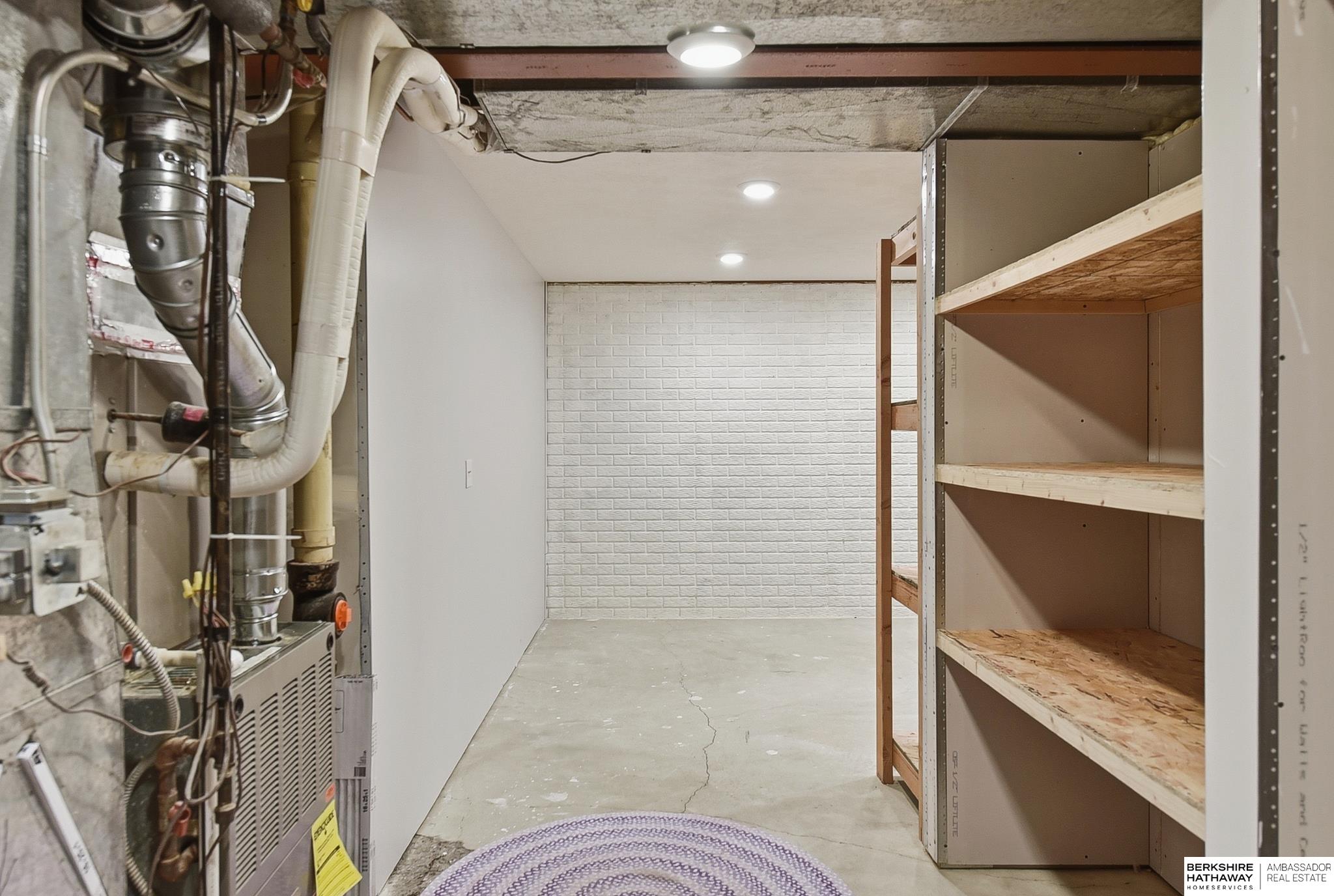 21201 Brentwood Road, Elkhorn, NE, 68022