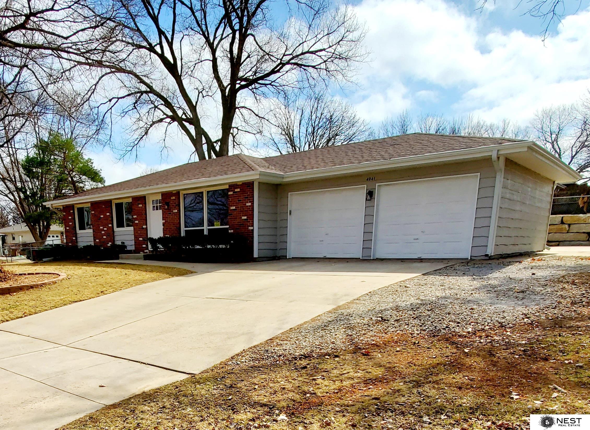 8230 57th Street, Lincoln, NE, 68516