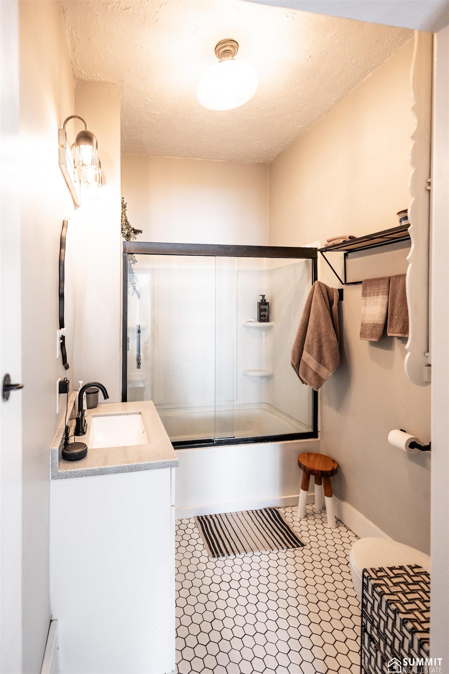 971 11th Street, Henderson, NE, 68371