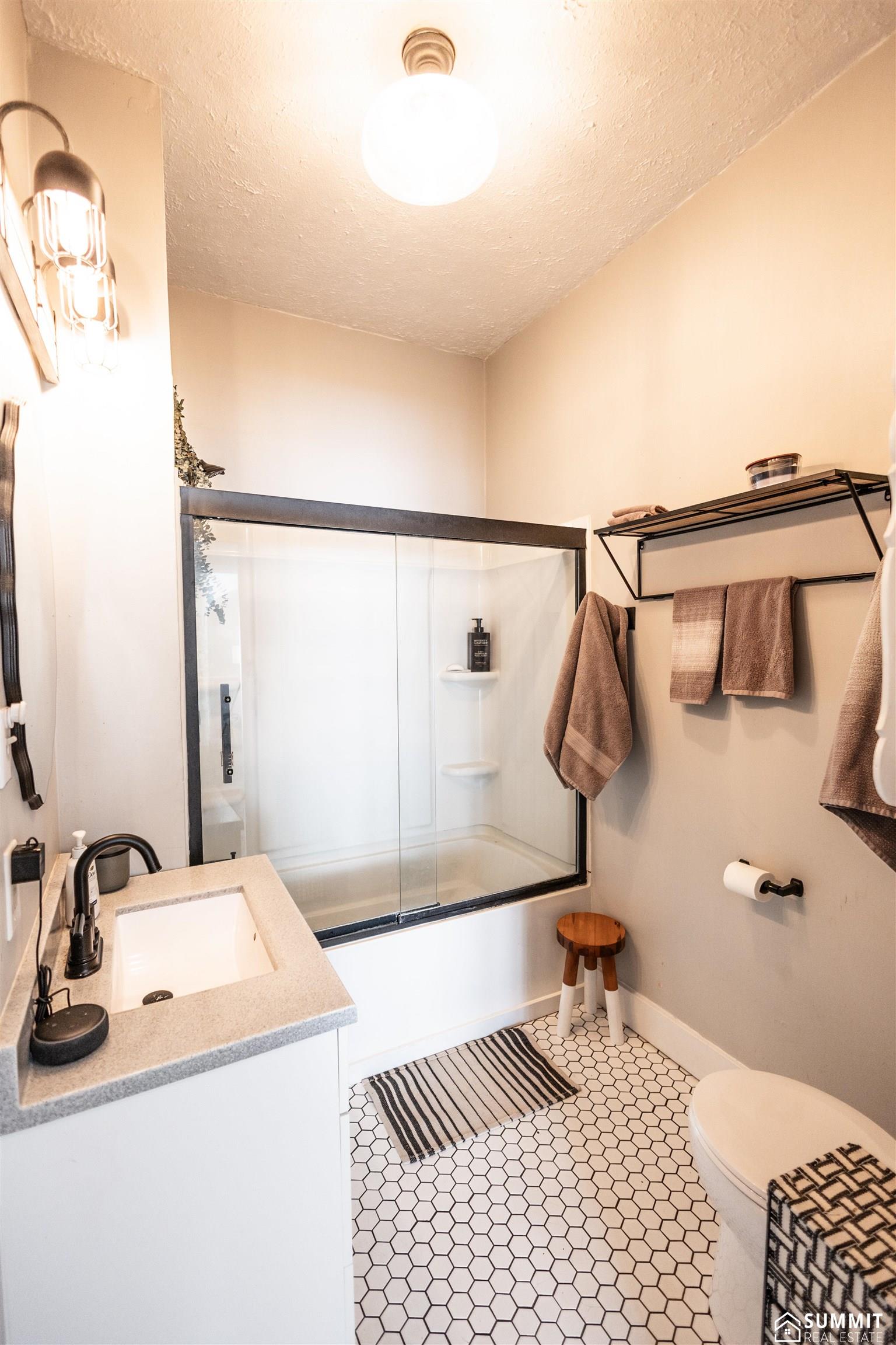 971 11th Street, Henderson, NE, 68371