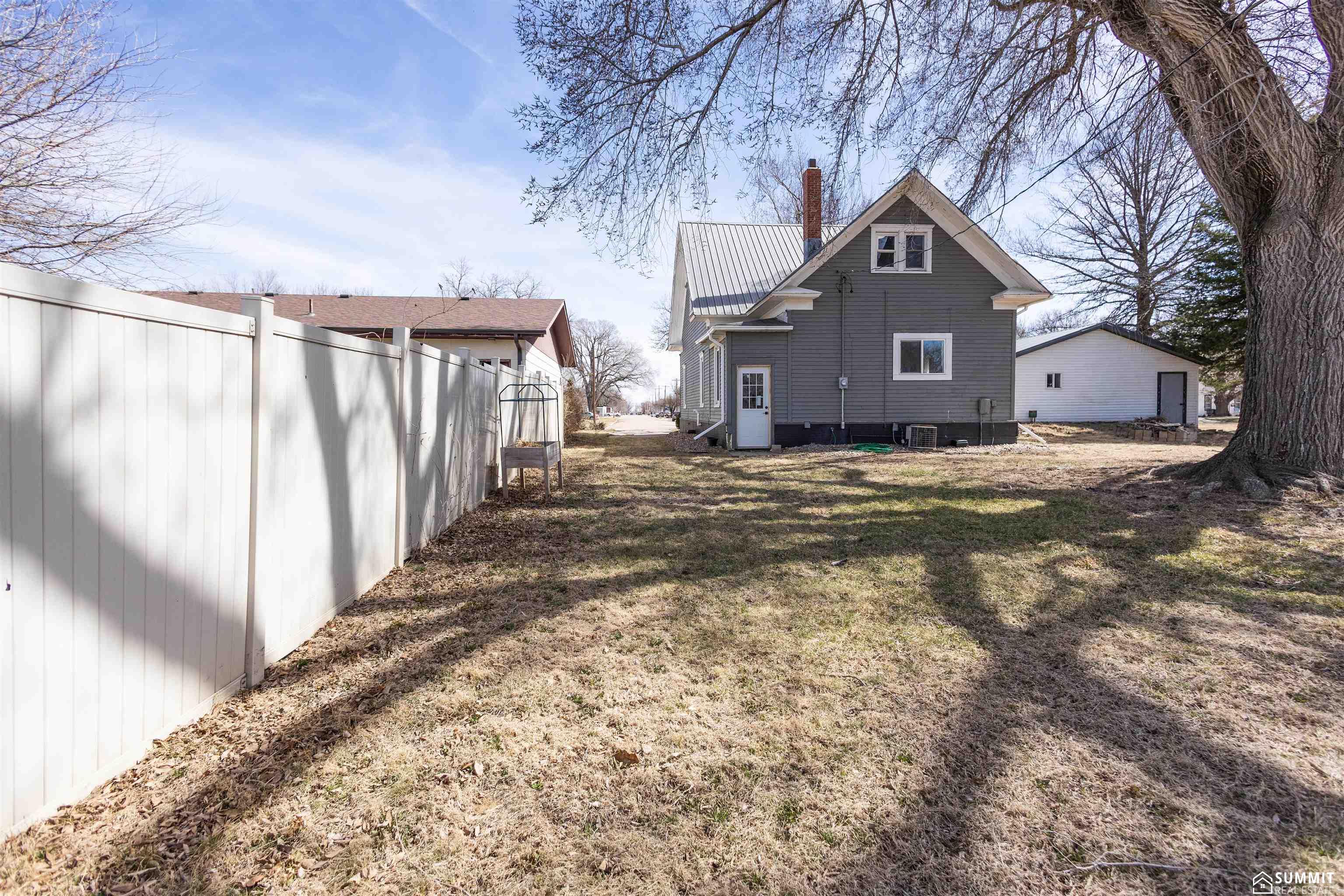 971 11th Street, Henderson, NE, 68371