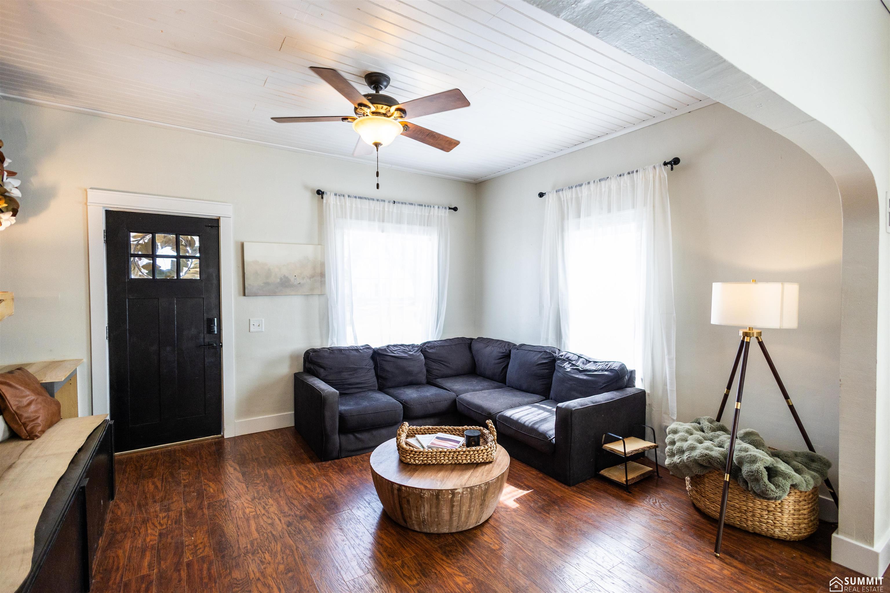 971 11th Street, Henderson, NE, 68371