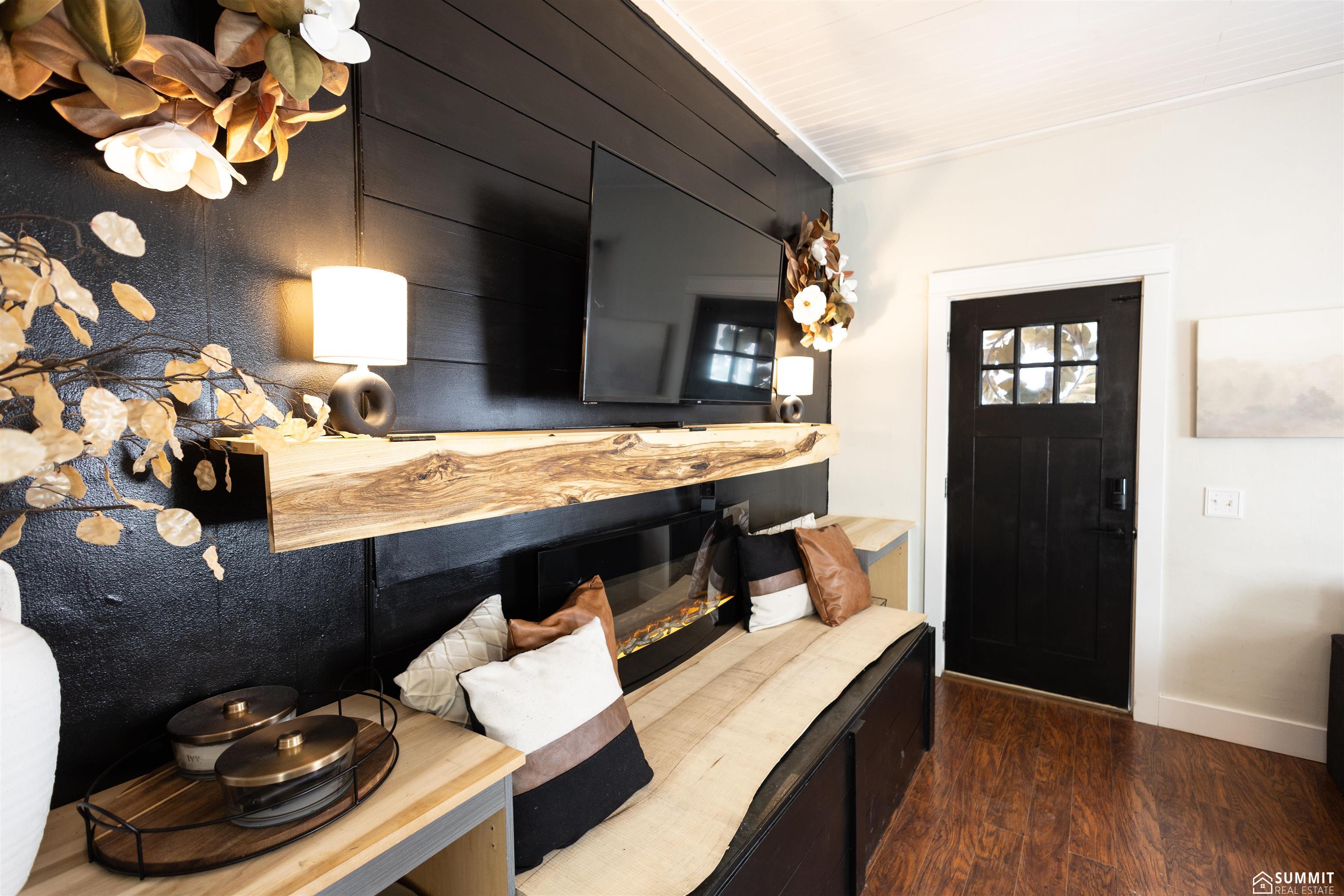 971 11th Street, Henderson, NE, 68371