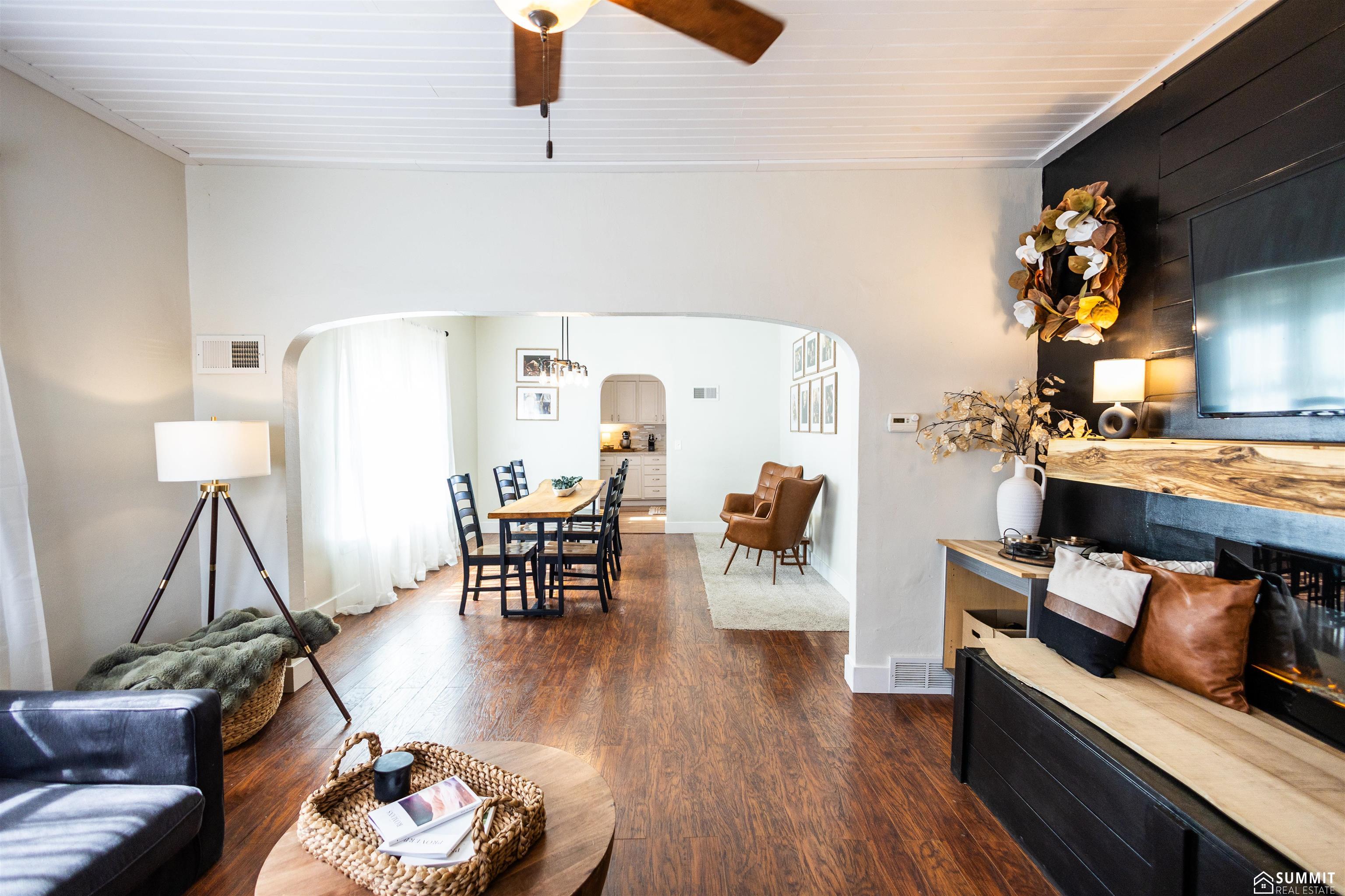 971 11th Street, Henderson, NE, 68371