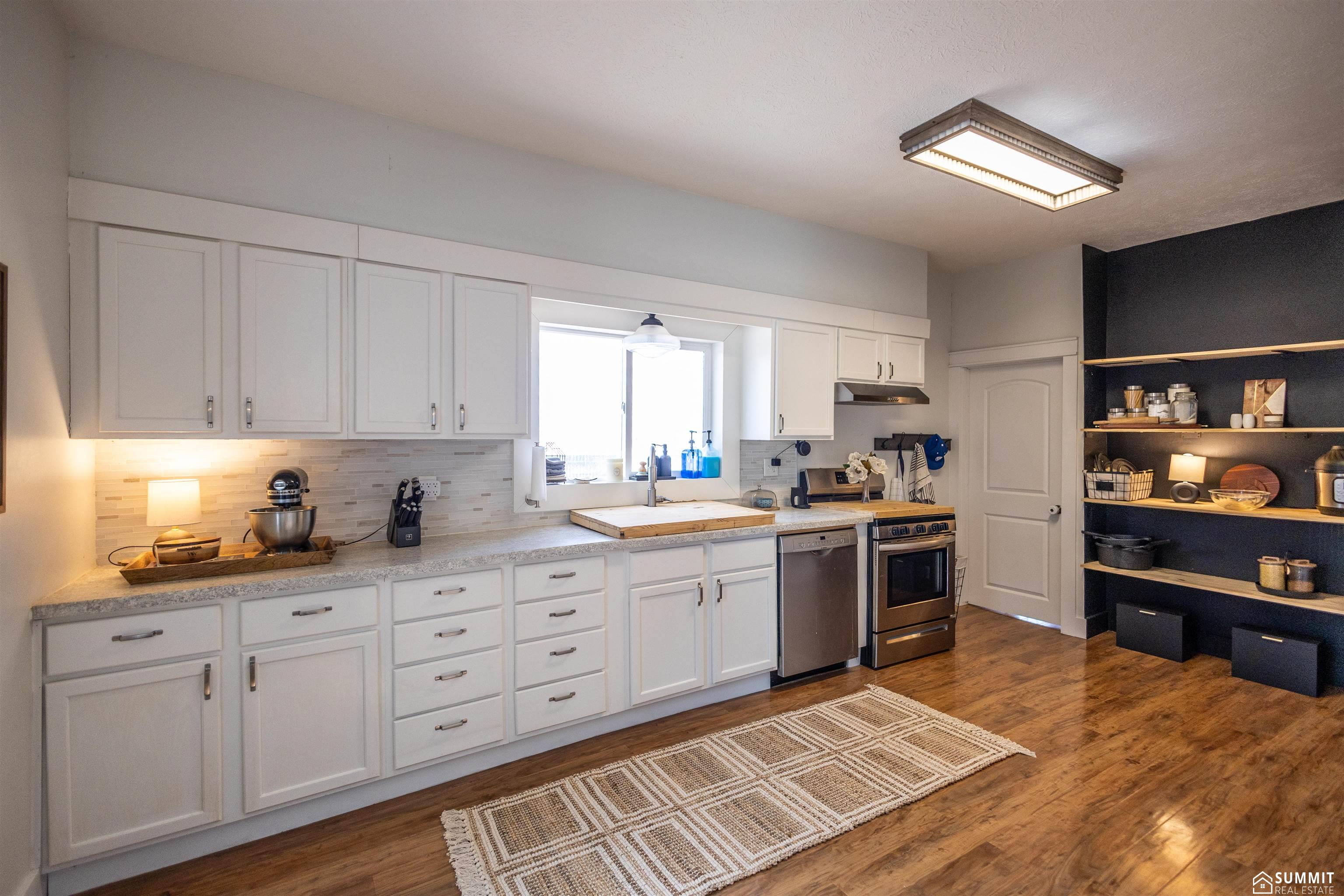 971 11th Street, Henderson, NE, 68371