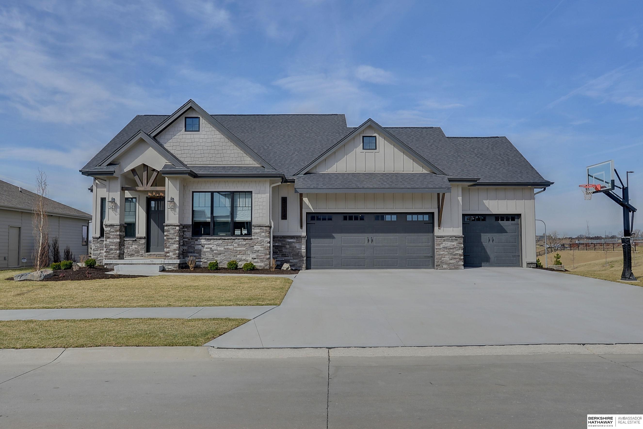 2330 47Th Street, Lincoln, NE, 68522