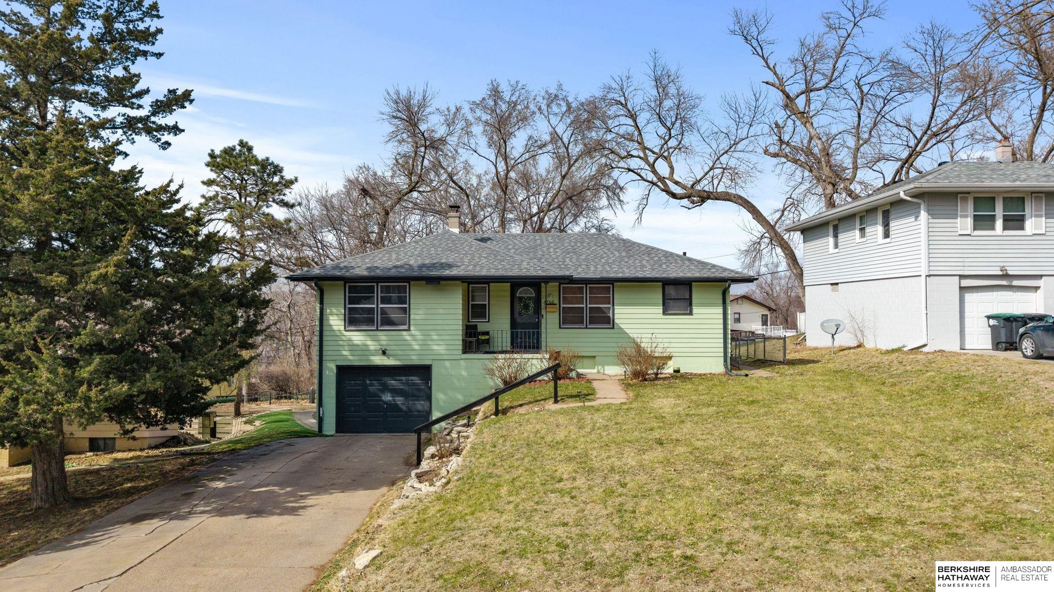 3702 Summit Street, Omaha