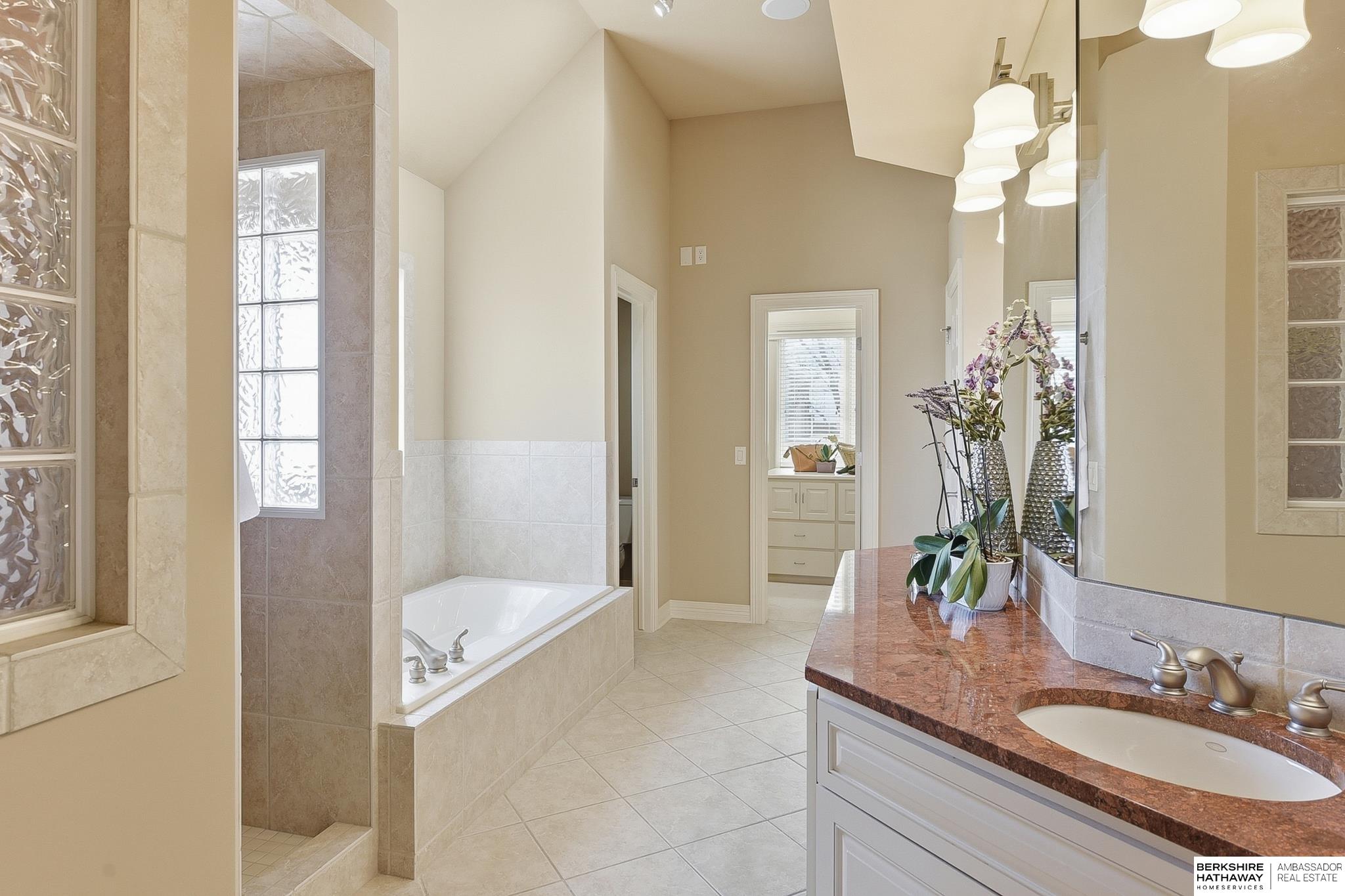 4802 Lakeside Circle, Bellevue, NE, 68133