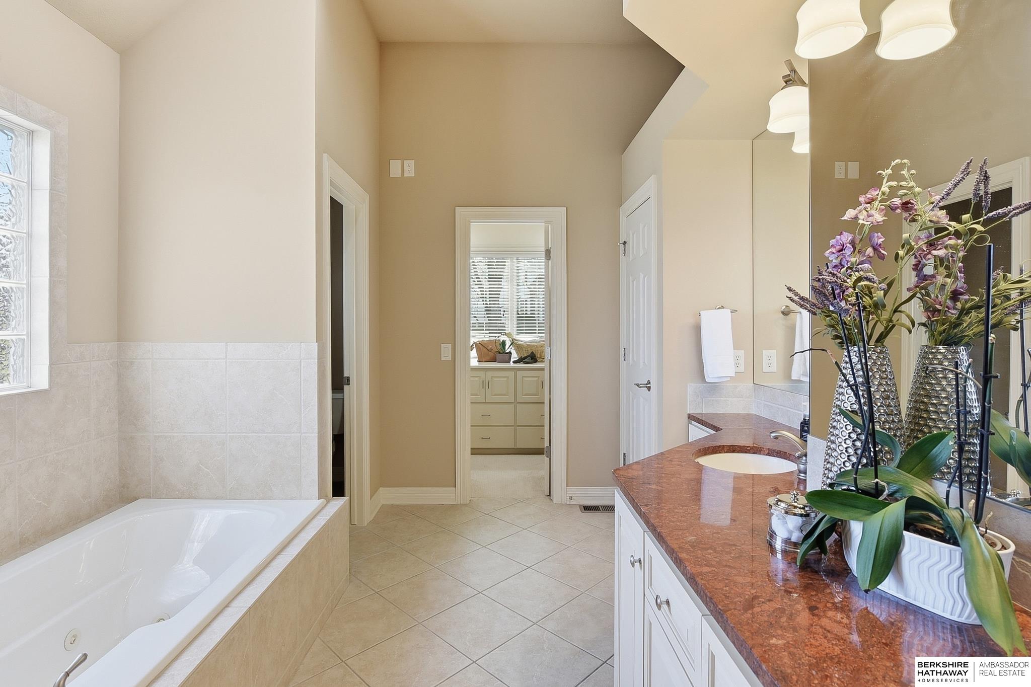 4802 Lakeside Circle, Bellevue, NE, 68133