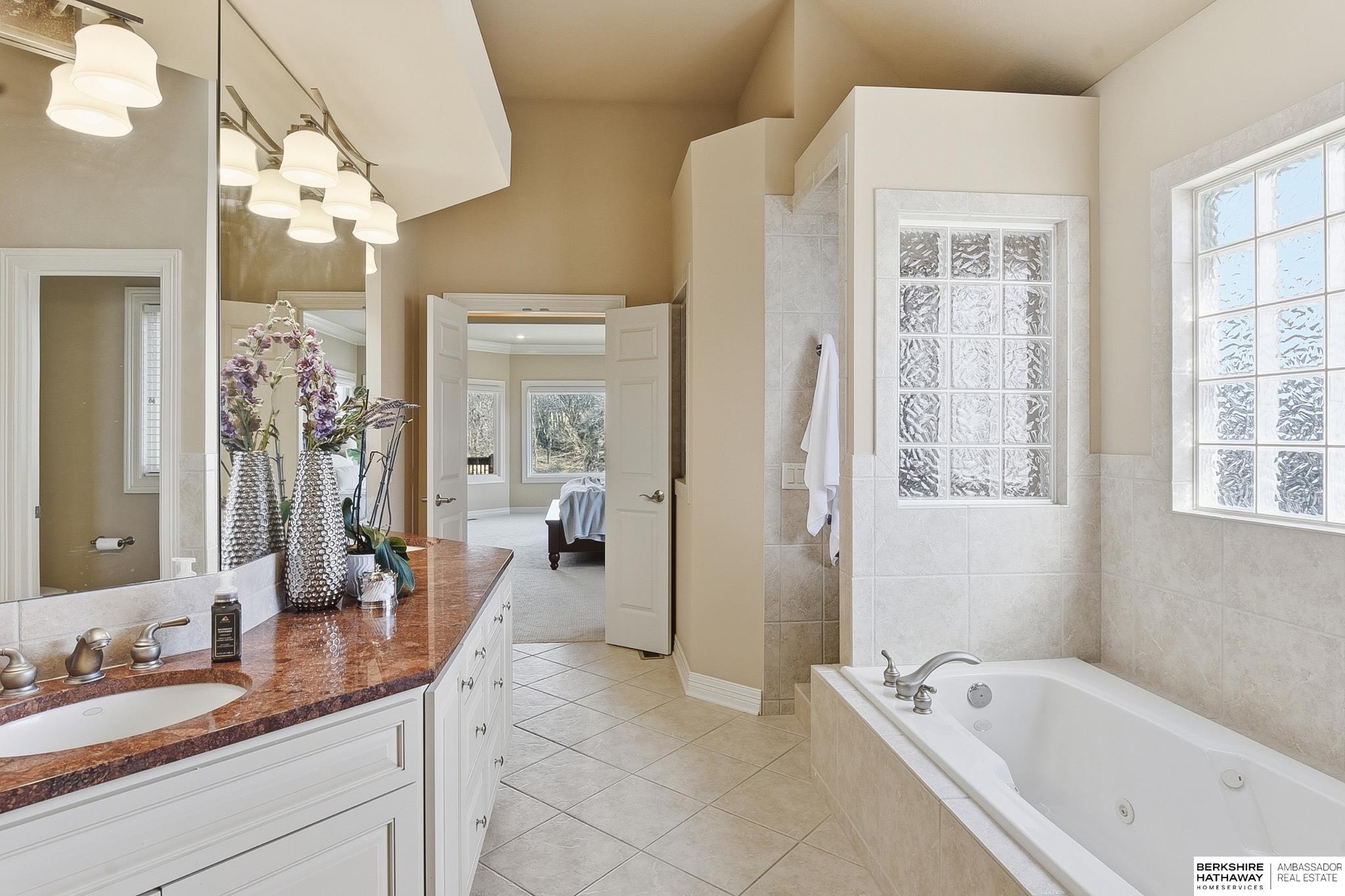 4802 Lakeside Circle, Bellevue, NE, 68133