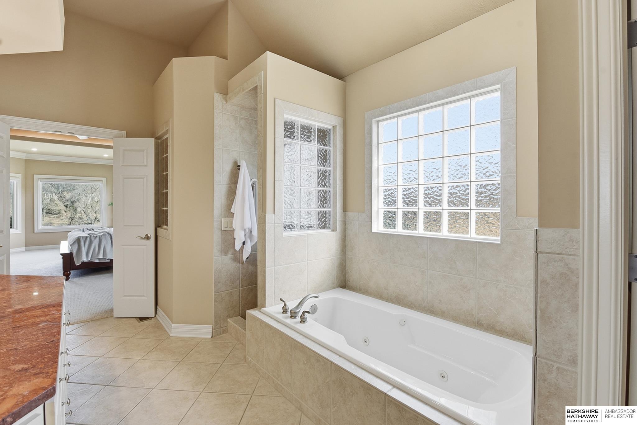 4802 Lakeside Circle, Bellevue, NE, 68133