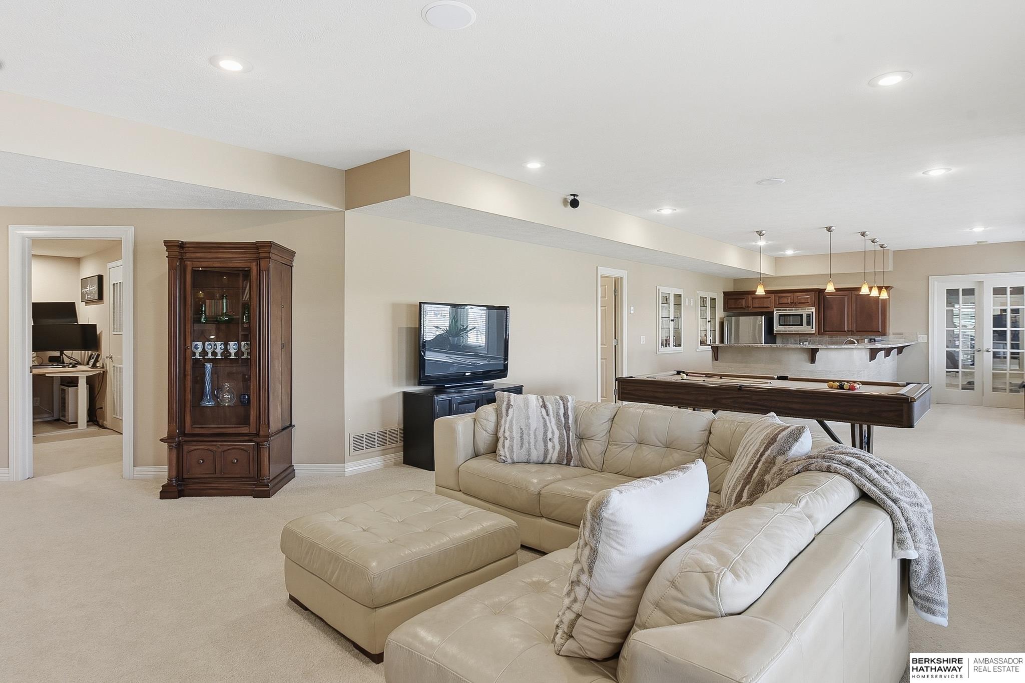 4802 Lakeside Circle, Bellevue, NE, 68133