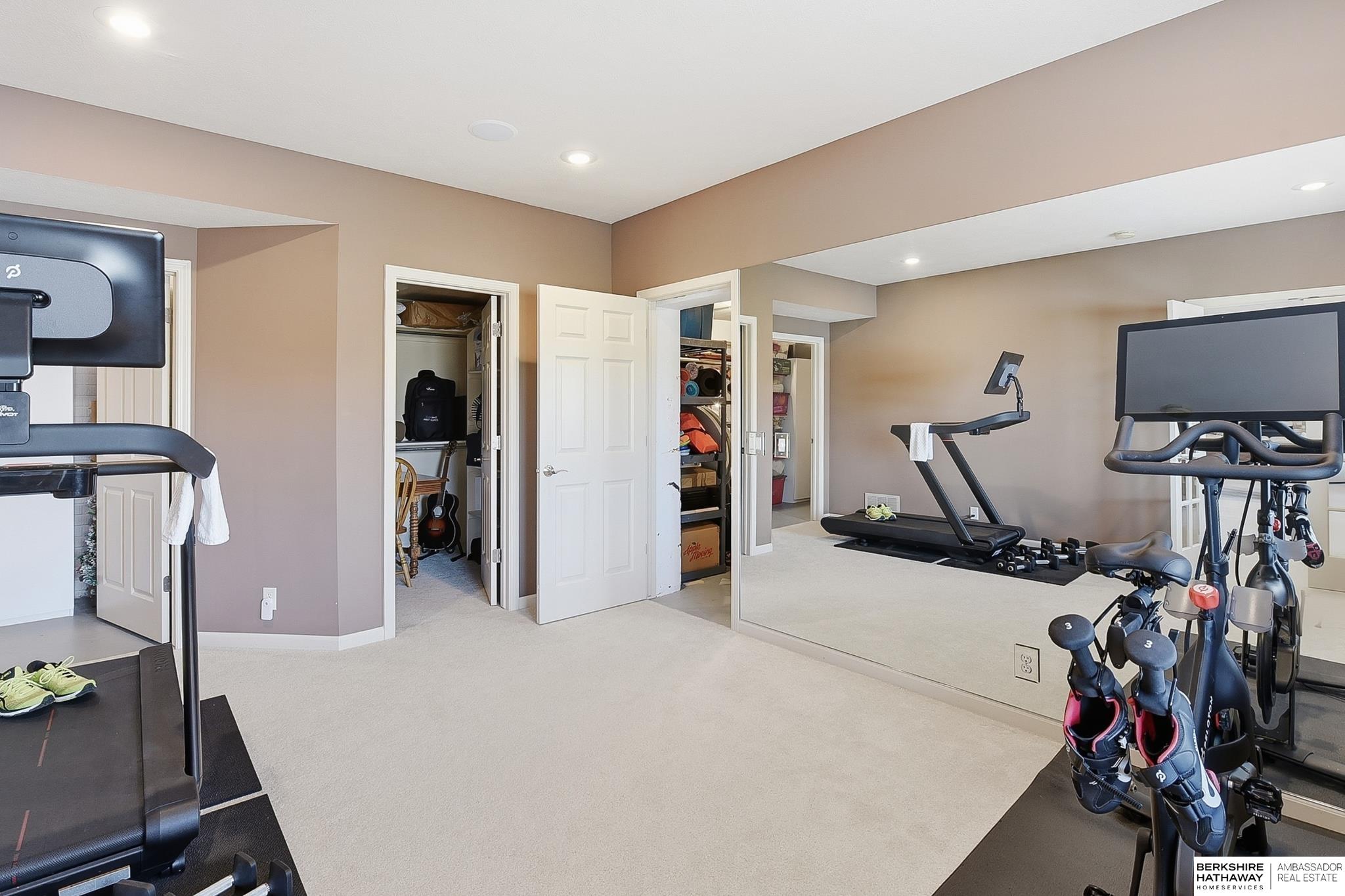 4802 Lakeside Circle, Bellevue, NE, 68133