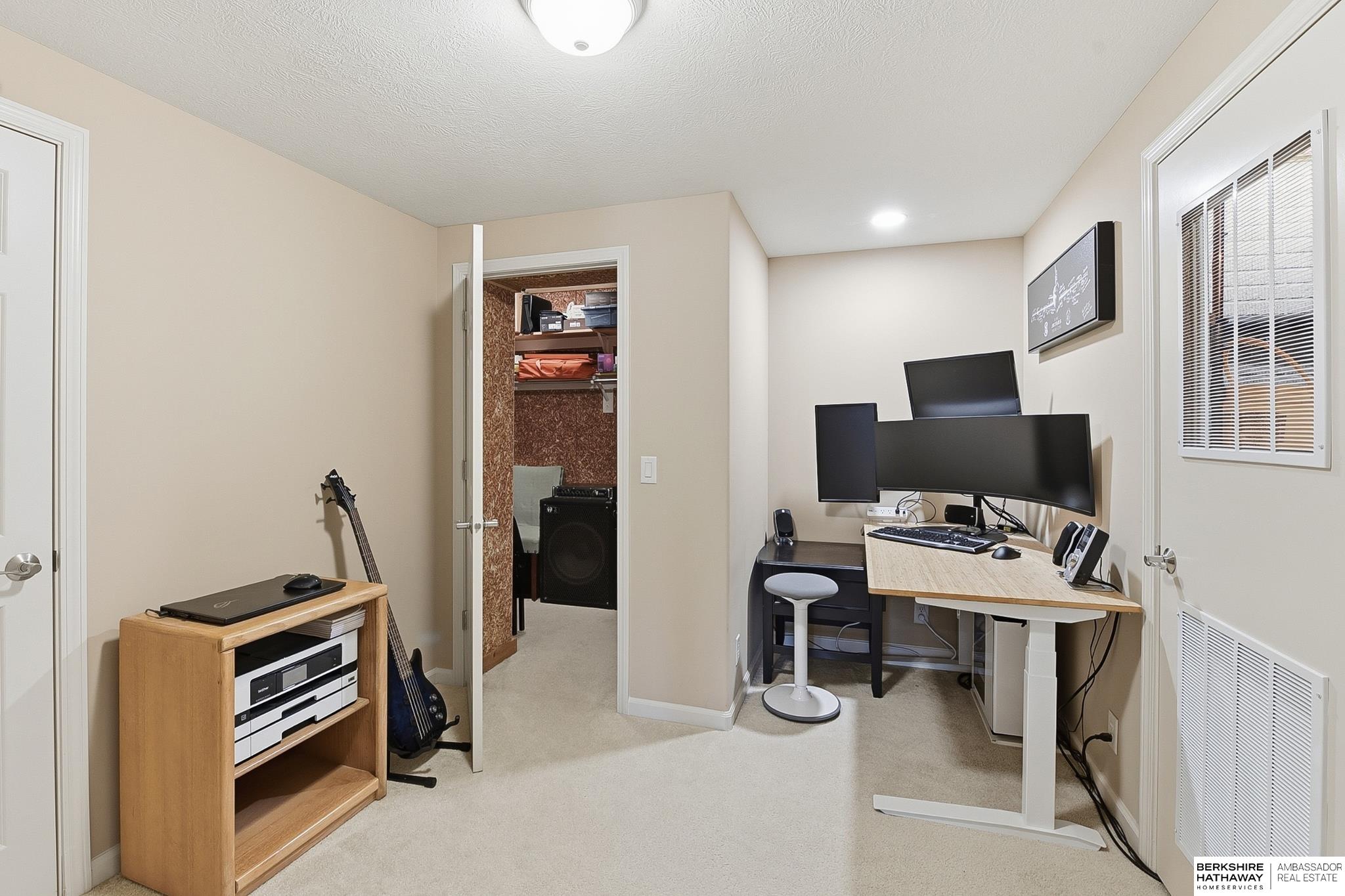 4802 Lakeside Circle, Bellevue, NE, 68133