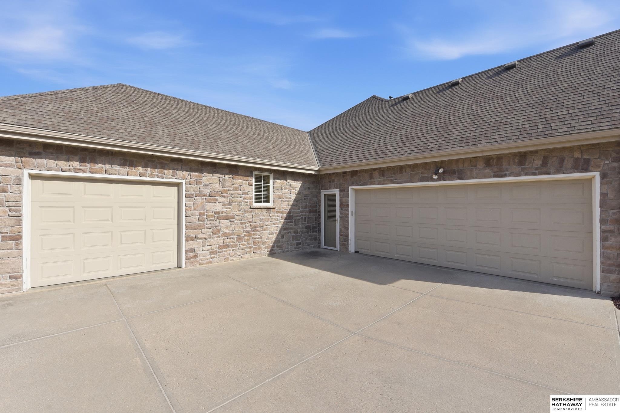 4802 Lakeside Circle, Bellevue, NE, 68133