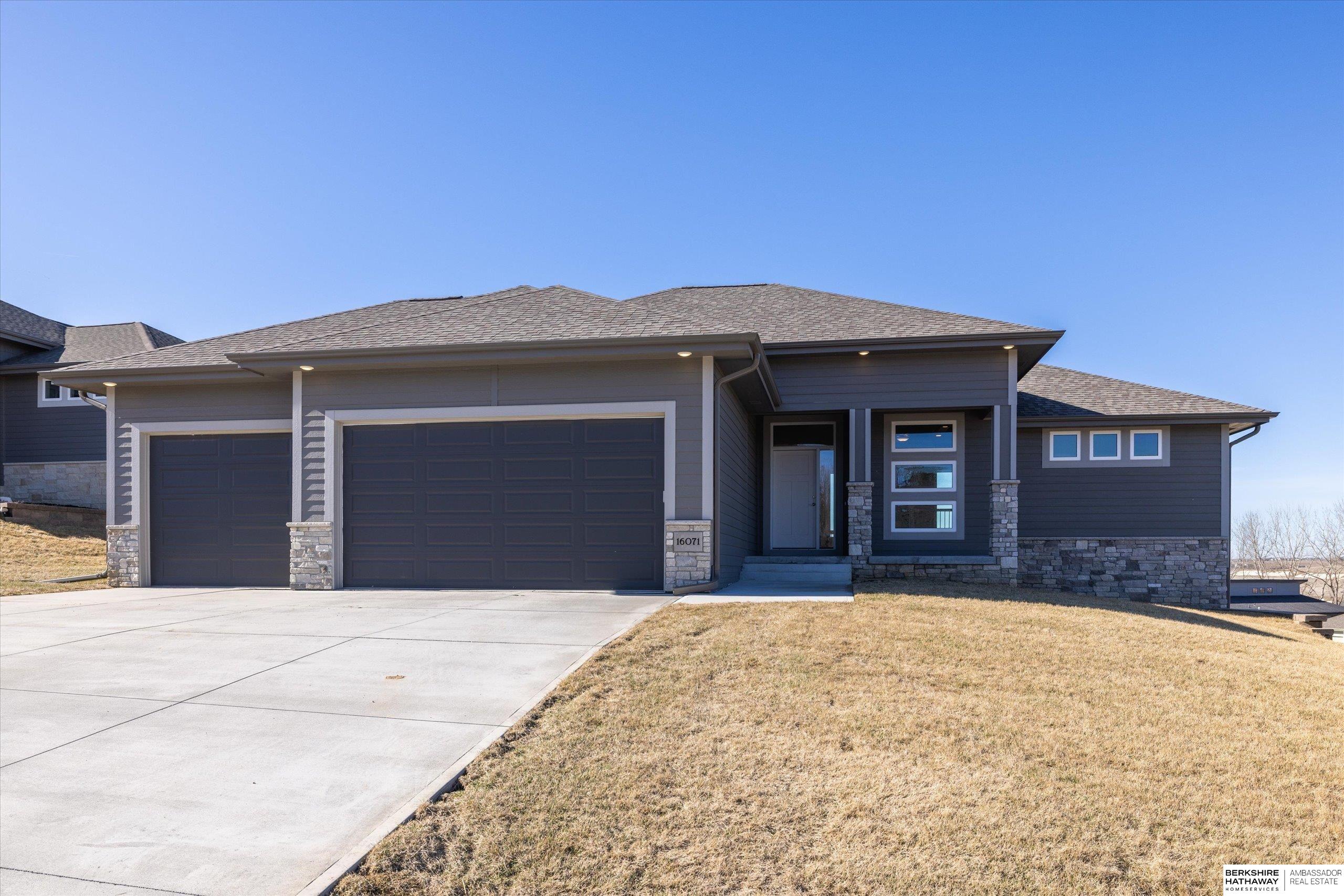 16071 Center West Hadan Drive, Bennington, NE, 68007