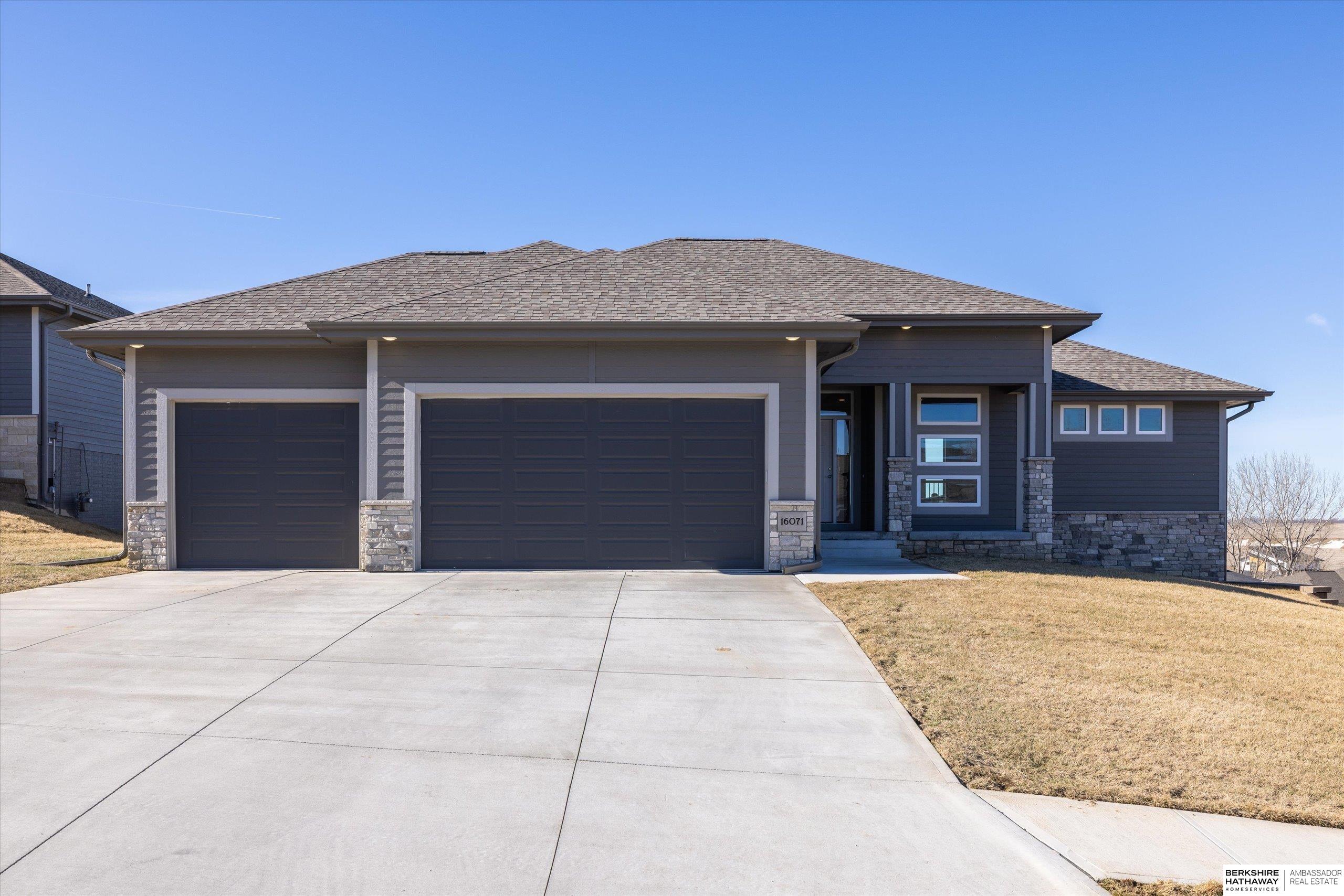 16071 Center West Hadan Drive, Bennington, NE, 68007
