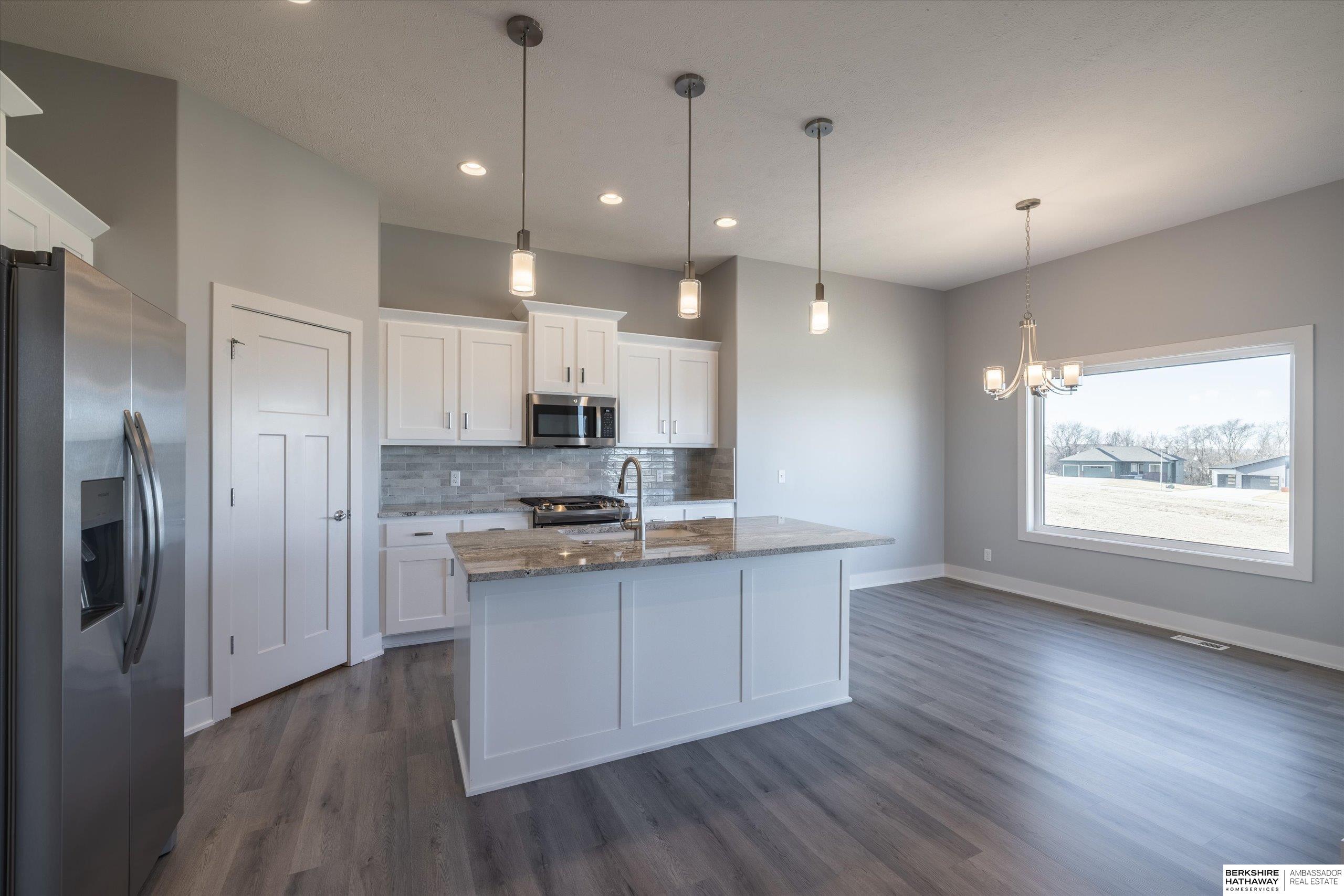 16071 Center West Hadan Drive, Bennington, NE, 68007