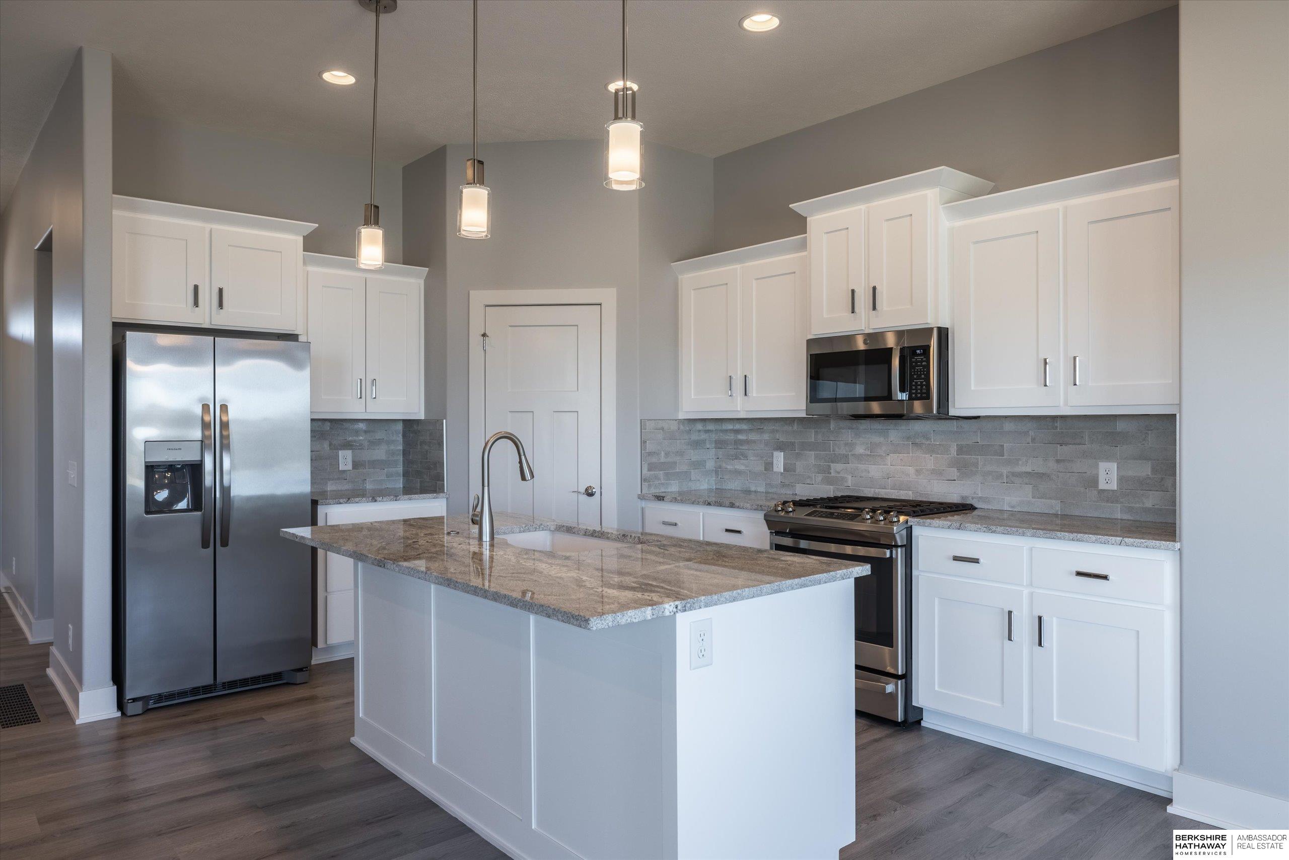 16071 Center West Hadan Drive, Bennington, NE, 68007