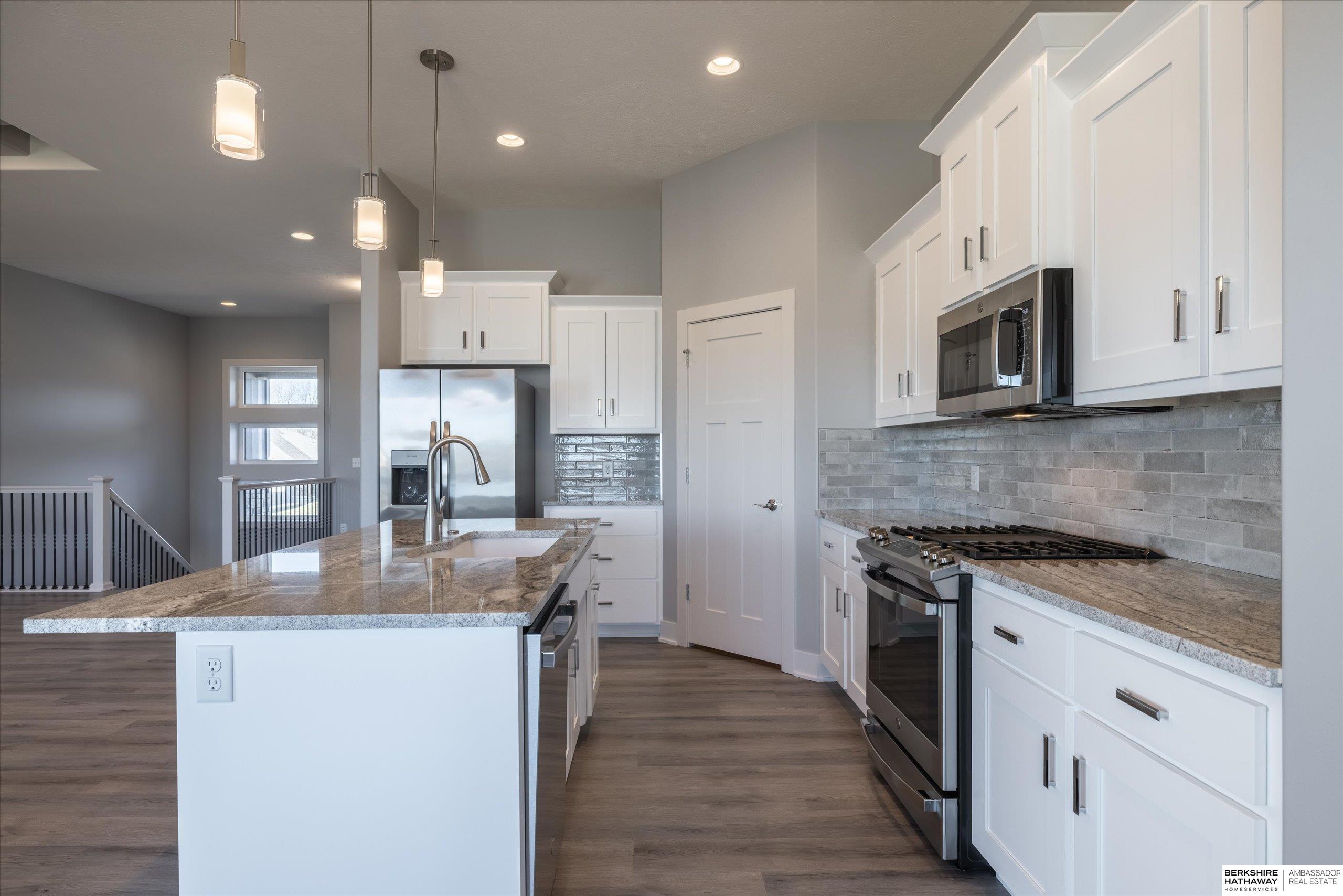 16071 Center West Hadan Drive, Bennington, NE, 68007