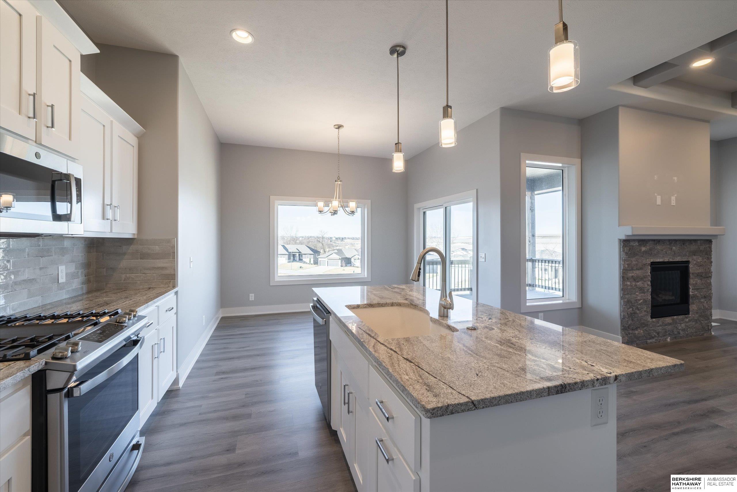 16071 Center West Hadan Drive, Bennington, NE, 68007