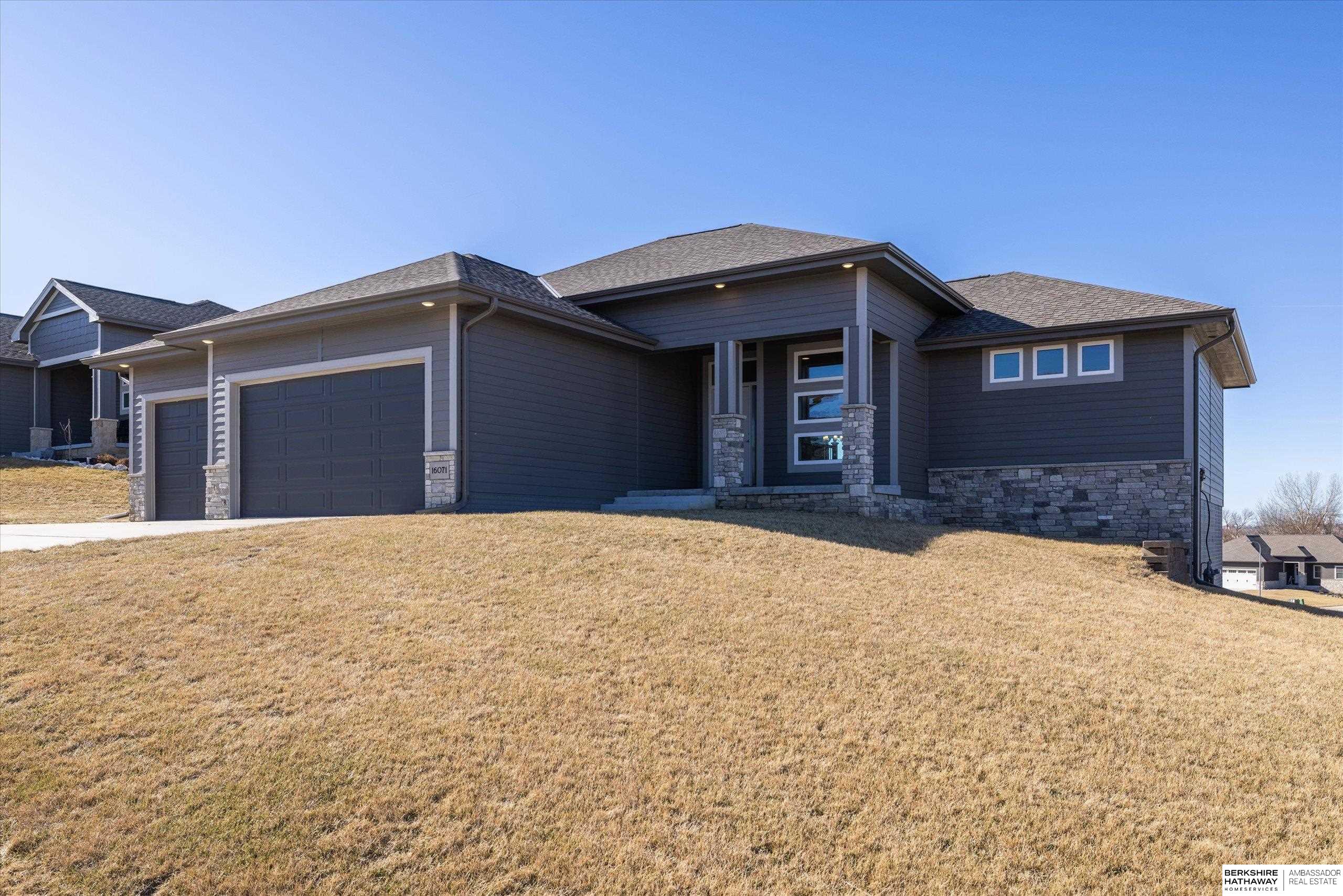 16071 Center West Hadan Drive, Bennington, NE, 68007