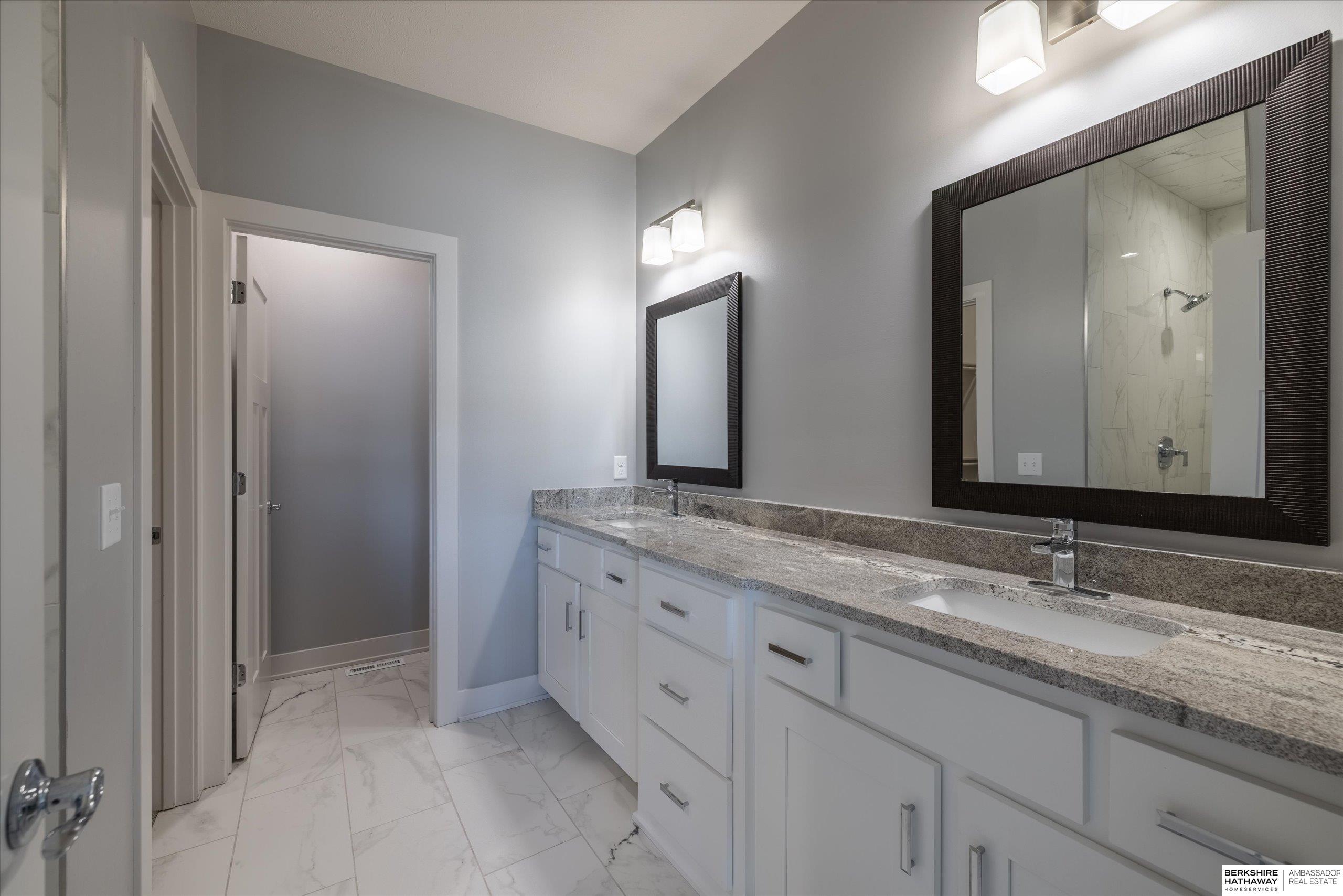 16071 Center West Hadan Drive, Bennington, NE, 68007