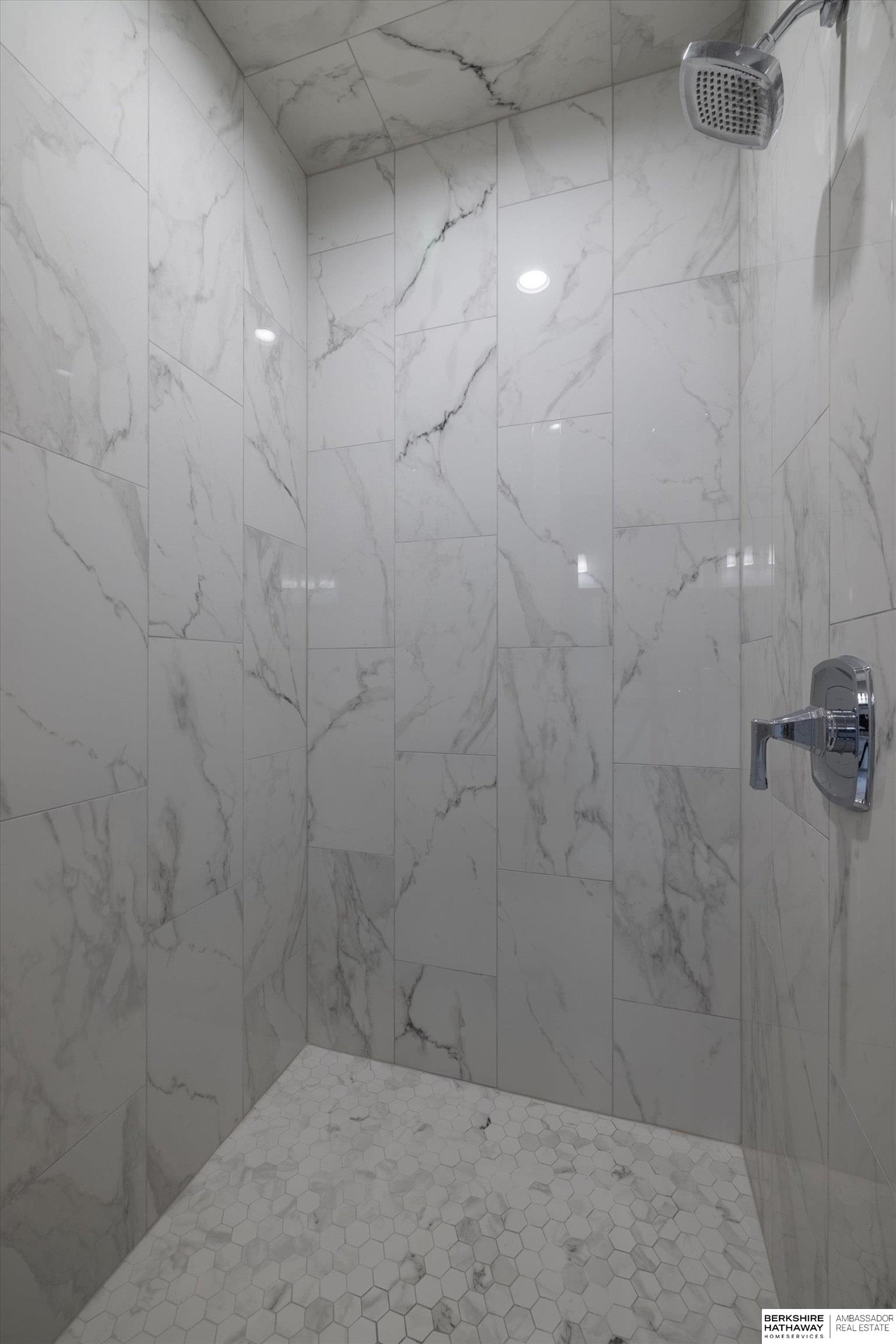 16071 Center West Hadan Drive, Bennington, NE, 68007