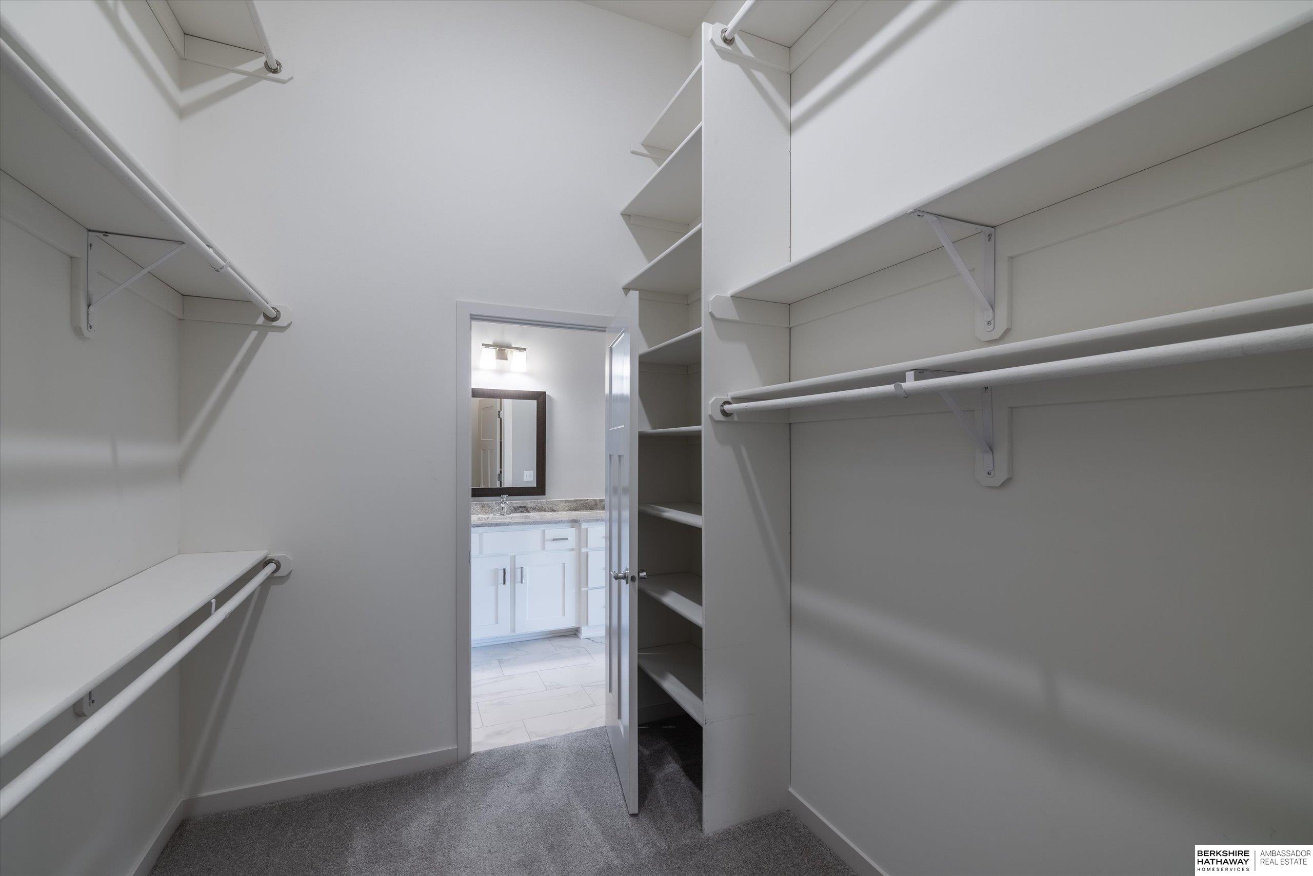 16071 Center West Hadan Drive, Bennington, NE, 68007