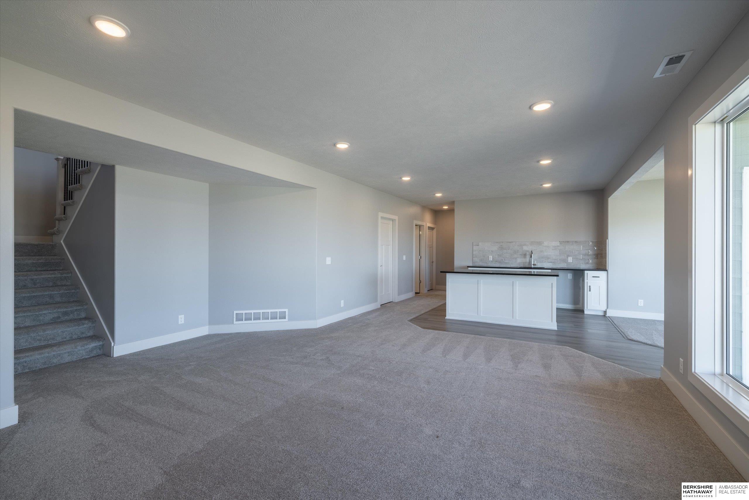 16071 Center West Hadan Drive, Bennington, NE, 68007