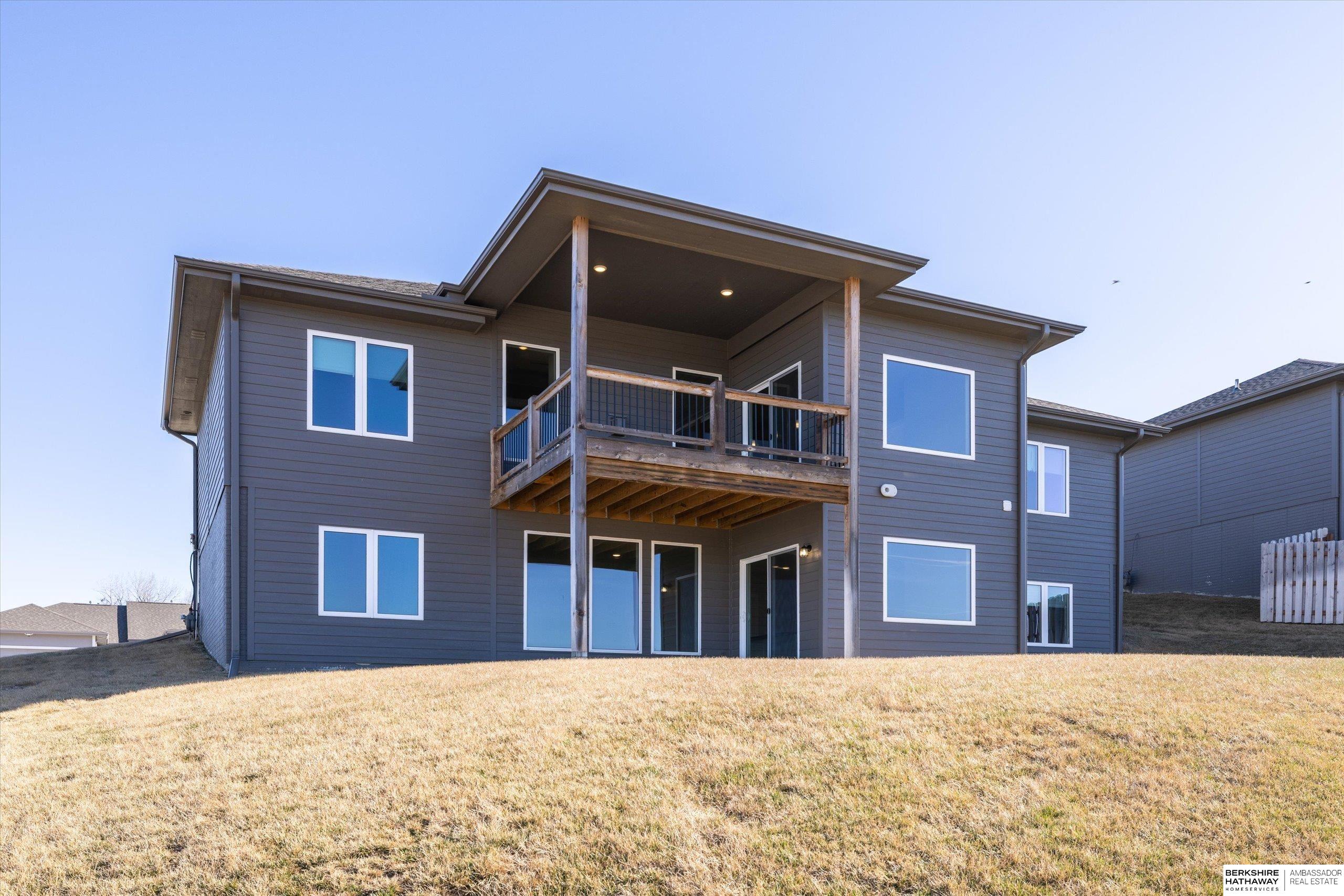 16071 Center West Hadan Drive, Bennington, NE, 68007