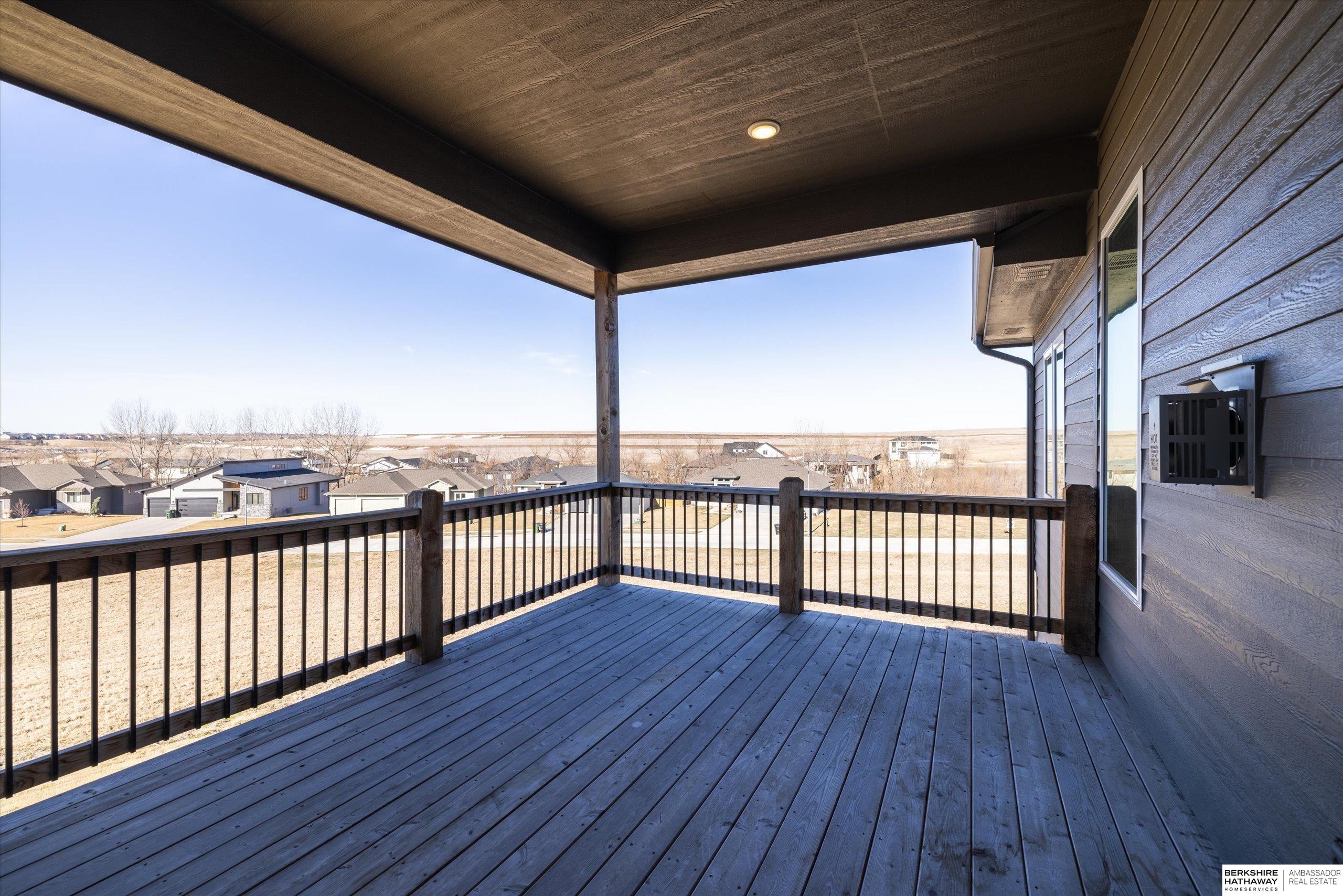 16071 Center West Hadan Drive, Bennington, NE, 68007