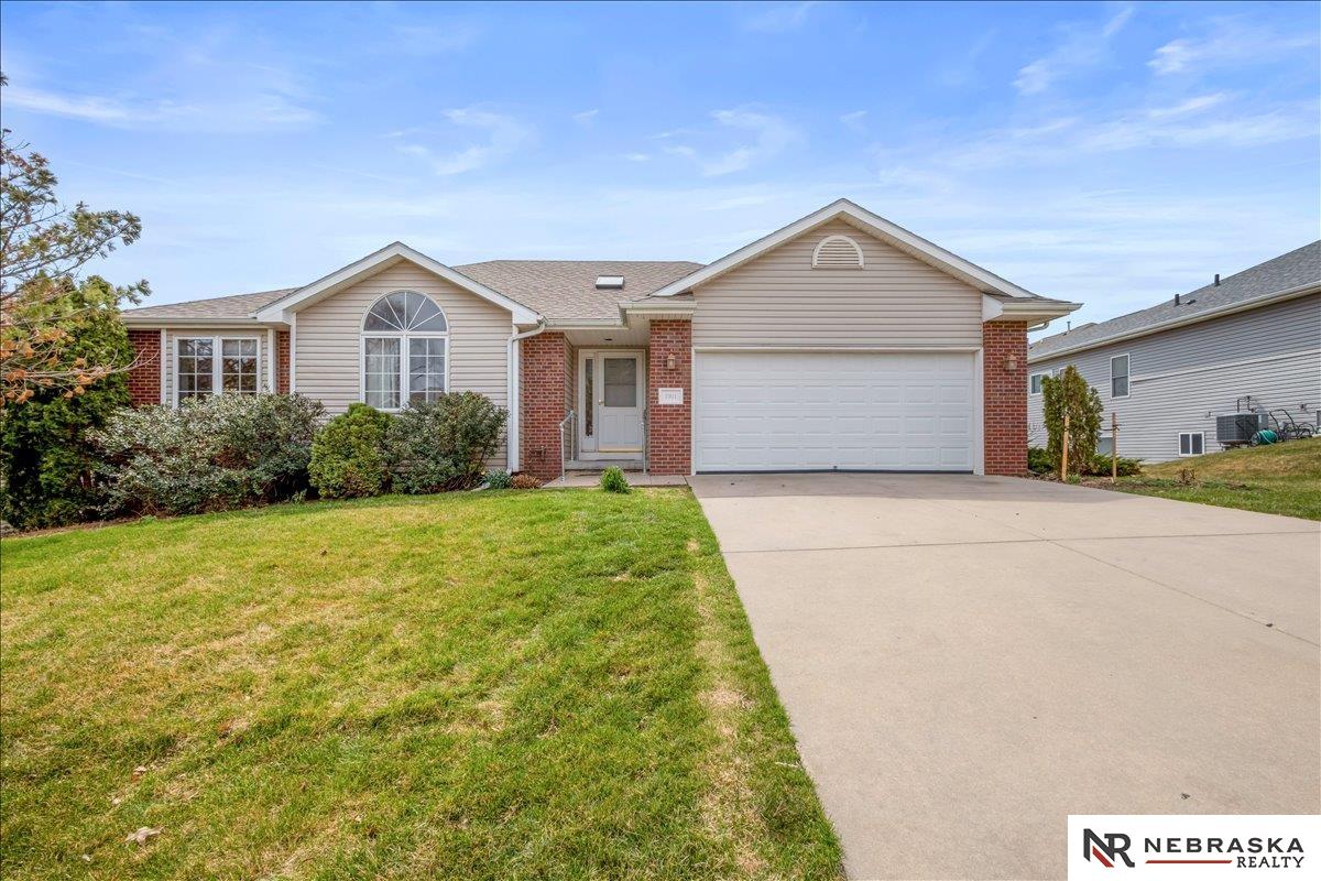9040 Berg Drive, Lincoln, NE, 68505