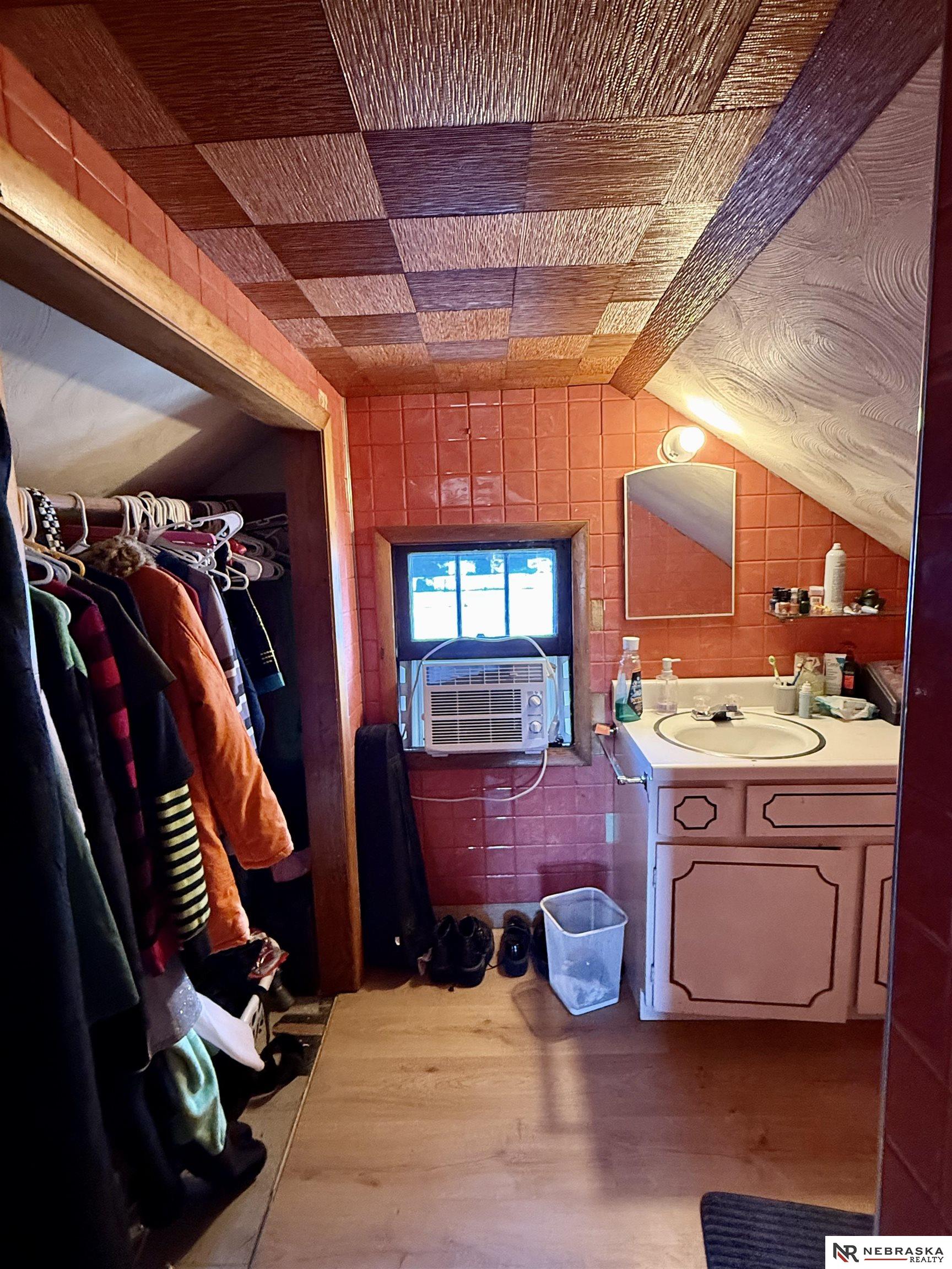 1938 South 50th Street, Omaha, NE, 68106